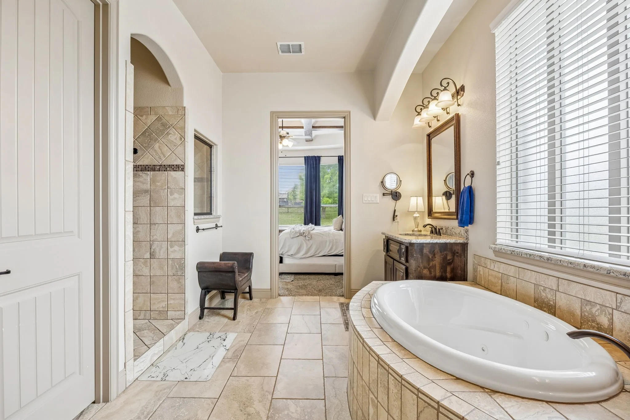 Single Family Residence For Sale in Grayson County , 1513 Bearpath Way, Gunter, Texas 75058, 4 Bedroom, 4 Bathroom, 3 Garage spaces, 3,888 Sqft, built in 2015, mls#21224060, Real Estate Agent in Gunter, Homes For Sale in Grayson county, Homes For Sale in Gunter, Realtor in Gunter Texas, Real Estate Brokerage Independent Realty Texas, Luminita Cordes Realtor