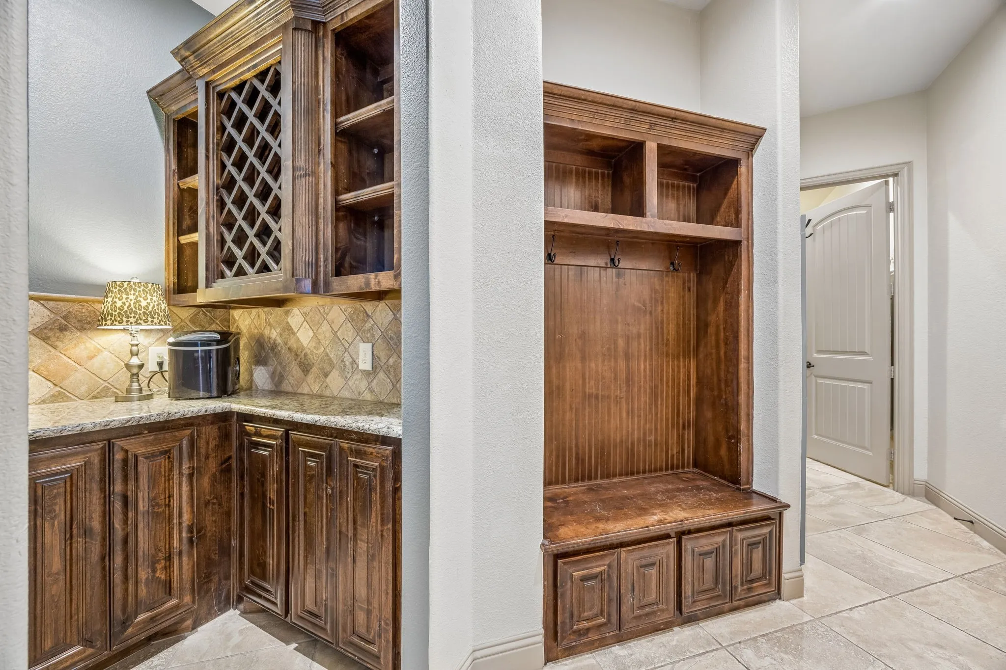 Single Family Residence For Sale in Grayson County , 1513 Bearpath Way, Gunter, Texas 75058, 4 Bedroom, 4 Bathroom, 3 Garage spaces, 3,888 Sqft, built in 2015, mls#21224060, Real Estate Agent in Gunter, Homes For Sale in Grayson county, Homes For Sale in Gunter, Realtor in Gunter Texas, Real Estate Brokerage Independent Realty Texas, Luminita Cordes Realtor