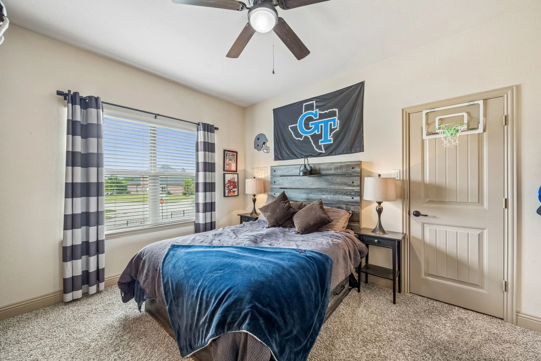 Single Family Residence For Sale in Grayson County , 1513 Bearpath Way, Gunter, Texas 75058, 4 Bedroom, 4 Bathroom, 3 Garage spaces, 3,888 Sqft, built in 2015, mls#21224060, Real Estate Agent in Gunter, Homes For Sale in Grayson county, Homes For Sale in Gunter, Realtor in Gunter Texas, Real Estate Brokerage Independent Realty Texas, Luminita Cordes Realtor