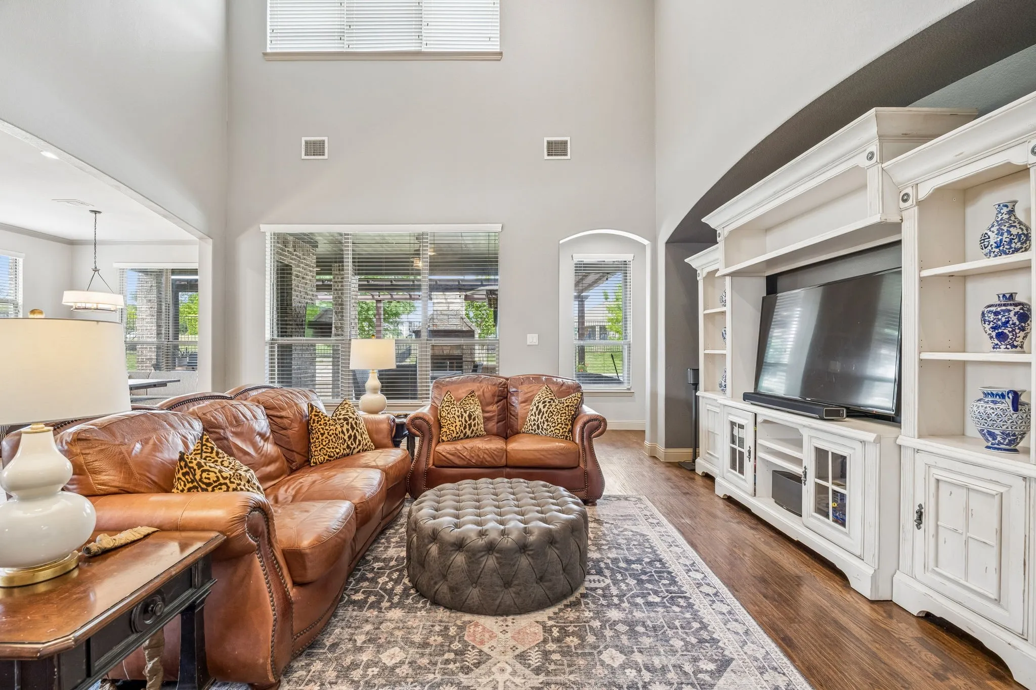 Single Family Residence For Sale in Grayson County , 1513 Bearpath Way, Gunter, Texas 75058, 4 Bedroom, 4 Bathroom, 3 Garage spaces, 3,888 Sqft, built in 2015, mls#21224060, Real Estate Agent in Gunter, Homes For Sale in Grayson county, Homes For Sale in Gunter, Realtor in Gunter Texas, Real Estate Brokerage Independent Realty Texas, Luminita Cordes Realtor