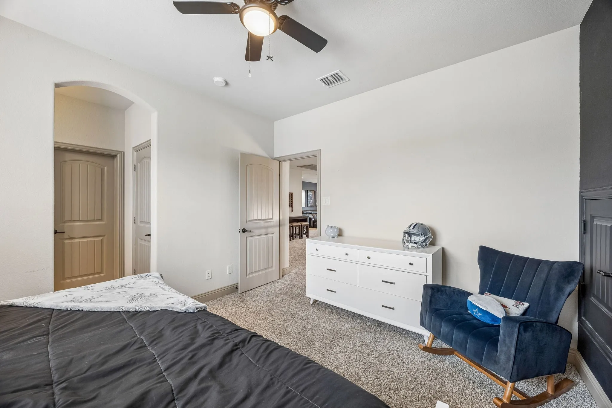 Single Family Residence For Sale in Grayson County , 1513 Bearpath Way, Gunter, Texas 75058, 4 Bedroom, 4 Bathroom, 3 Garage spaces, 3,888 Sqft, built in 2015, mls#21224060, Real Estate Agent in Gunter, Homes For Sale in Grayson county, Homes For Sale in Gunter, Realtor in Gunter Texas, Real Estate Brokerage Independent Realty Texas, Luminita Cordes Realtor
