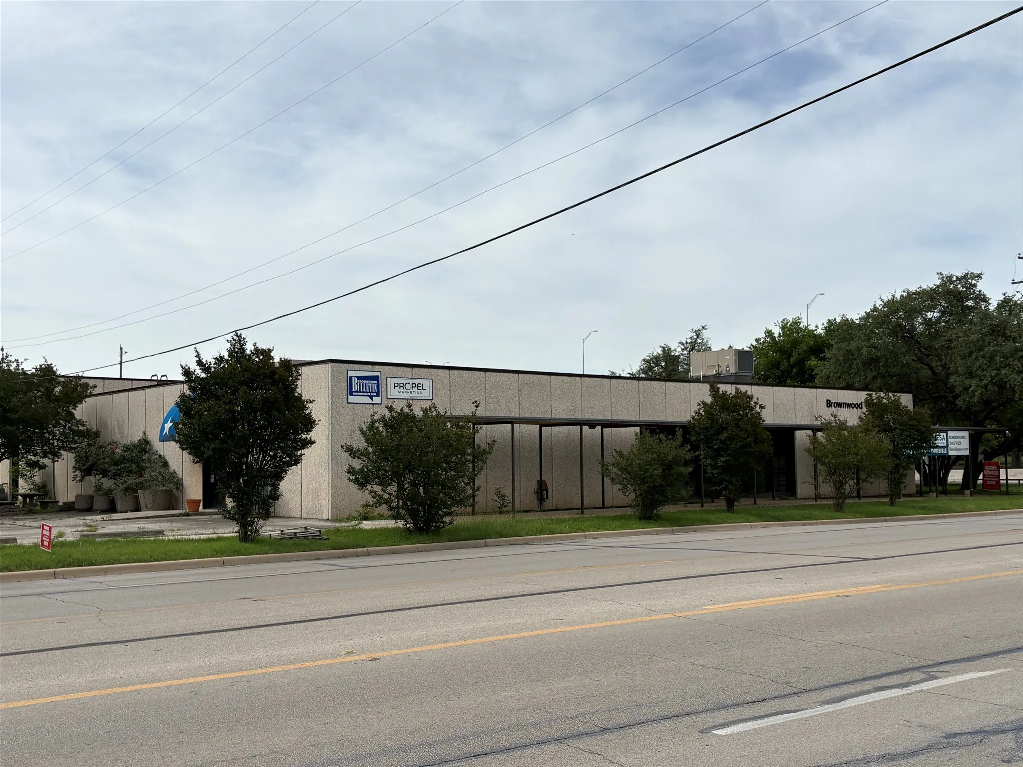Brownwood Bulletin Side View SW