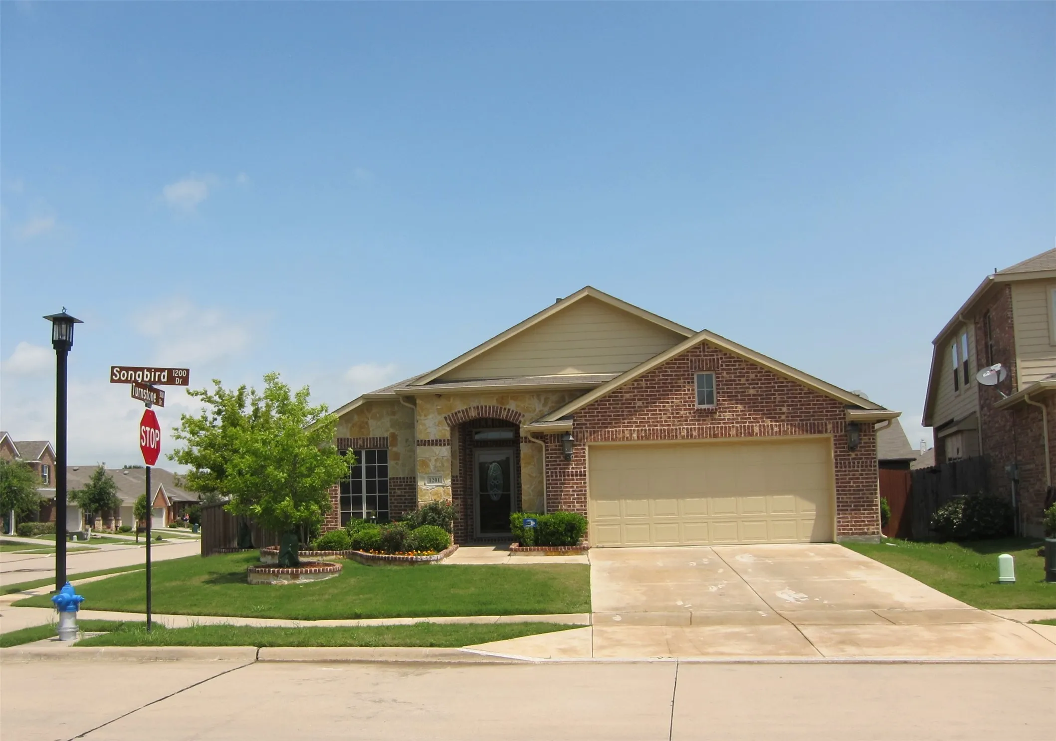 Single Family Residence For Rent in Denton County , 1201 Songbird Drive, Little Elm, Texas 75068, 3 Bedrooms, 2 Bathrooms, 2 Garage spaces, 1,903 Sqft, built in 2011, Preowned, Price $2,100, mls#21242259, Real Estate Agent in Little Elm, Homes For Rent in Denton county, Homes For Rent in Little Elm, Realtor in Little Elm Texas, Real Estate Brokerage Independent Realty Texas, Luminita Cordes Realtor