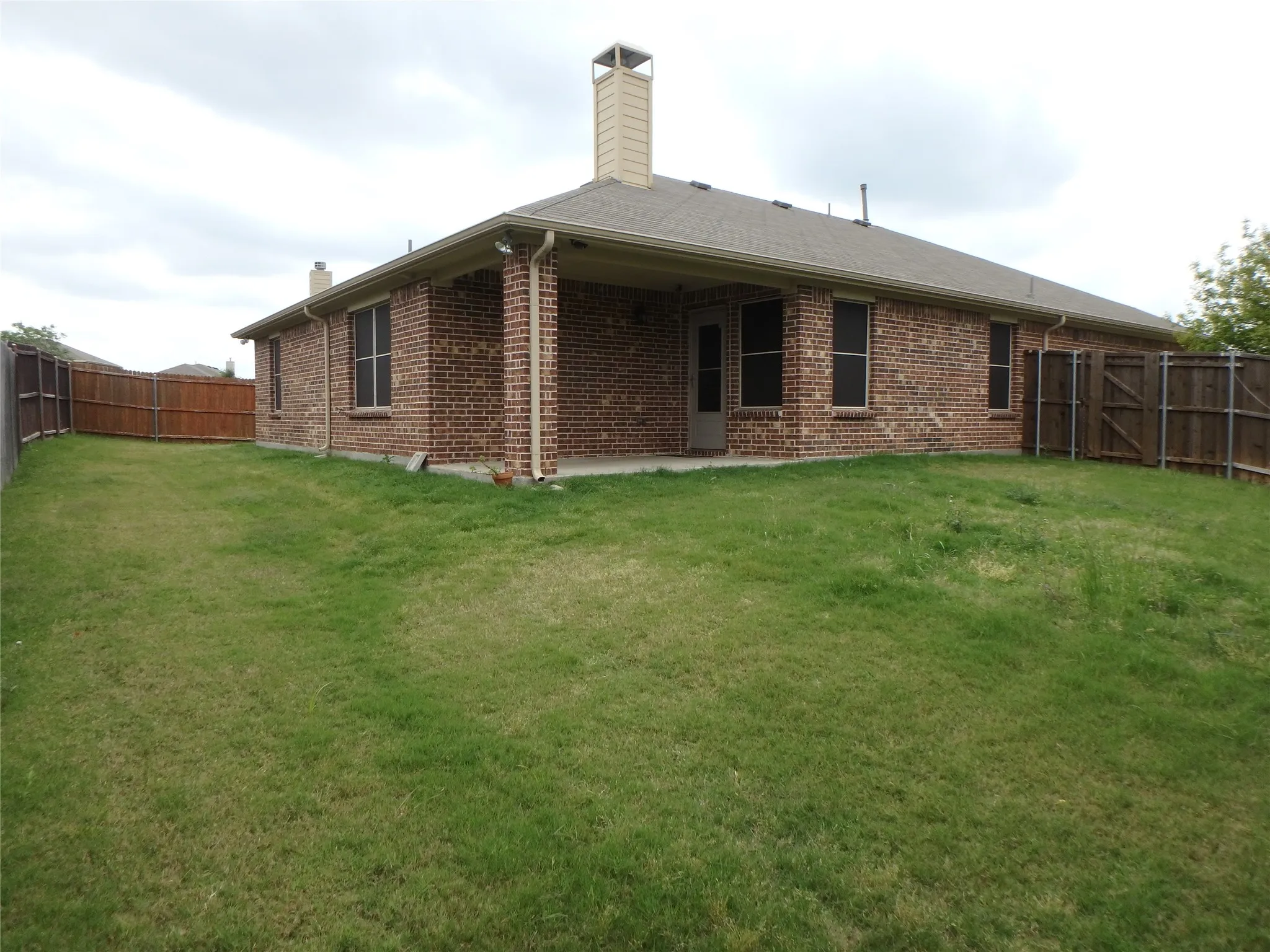 Single Family Residence For Rent in Denton County , 1201 Songbird Drive, Little Elm, Texas 75068, 3 Bedrooms, 2 Bathrooms, 2 Garage spaces, 1,903 Sqft, built in 2011, Preowned, Price $2,100, mls#21242259, Real Estate Agent in Little Elm, Homes For Rent in Denton county, Homes For Rent in Little Elm, Realtor in Little Elm Texas, Real Estate Brokerage Independent Realty Texas, Luminita Cordes Realtor