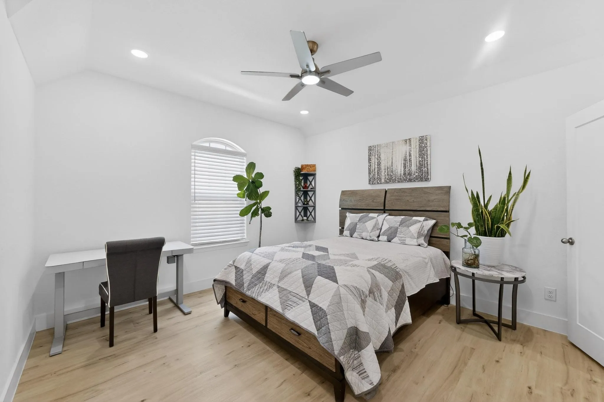 Single Family Residence For Sale in Denton County , 16716 Freshwater Drive, Celina, Texas 75009, 5 Bedrooms, 4 Bathrooms, 2 Garage spaces, 3,054 Sqft, built in 2025, Preowned, Price $683,000, mls#21241916, Real Estate Agent in Celina, Homes For Sale in Denton county, Homes For Sale in Celina, Realtor in Celina Texas, Real Estate Brokerage Independent Realty Texas, Luminita Cordes Realtor