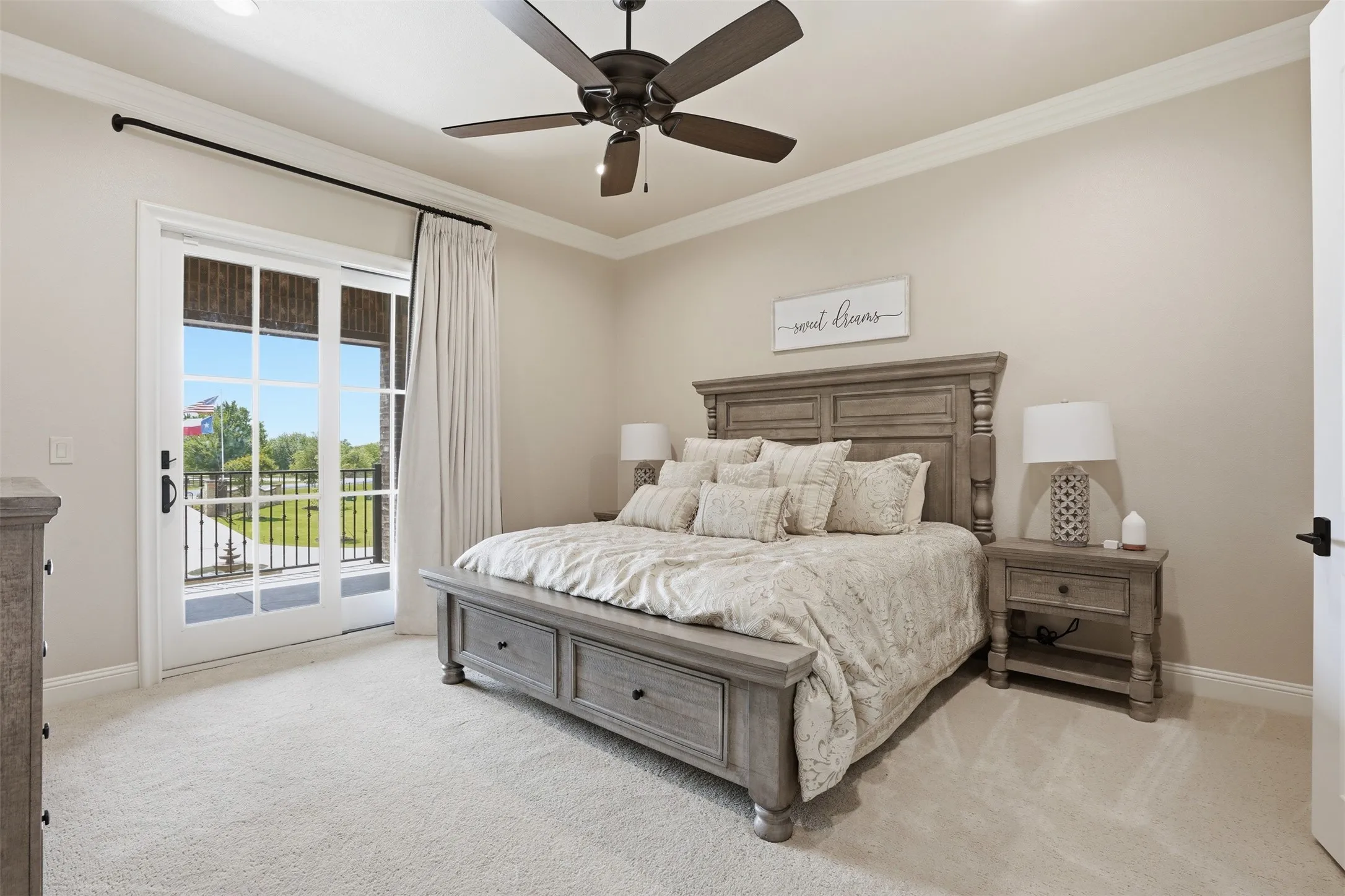Secondary bedroom