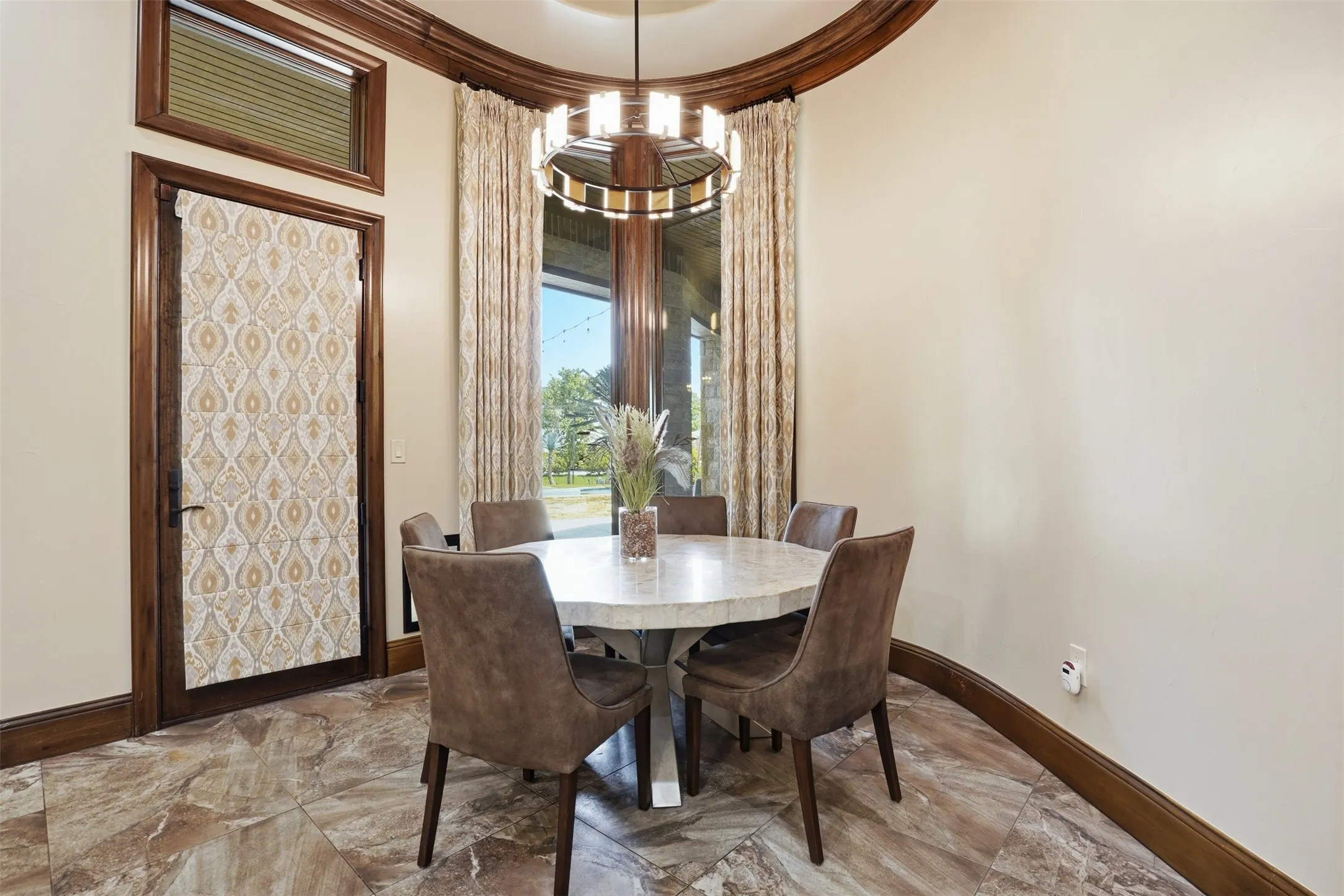 Breakfast room