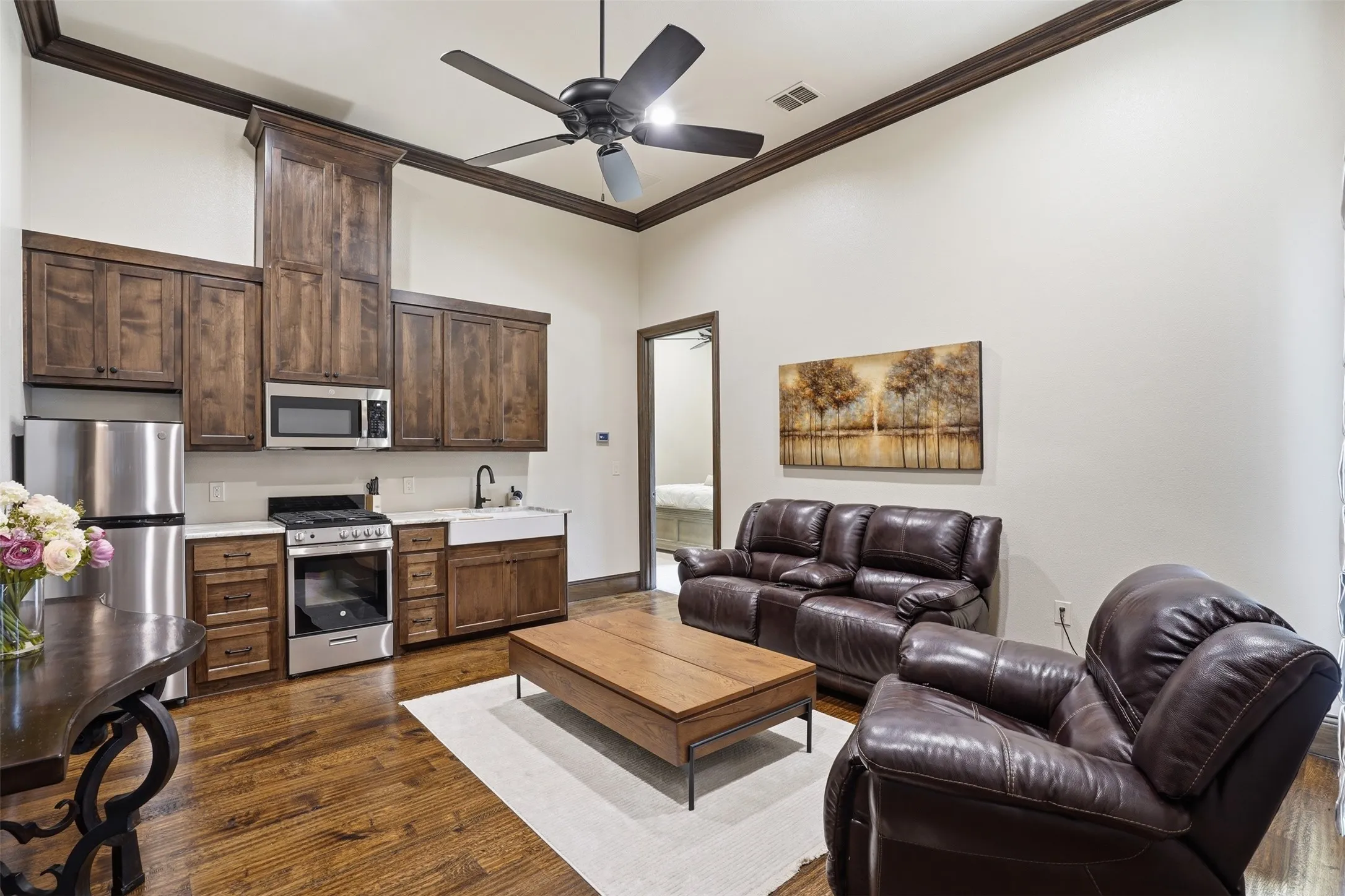 Living room in the GUEST SUITE/Apartment