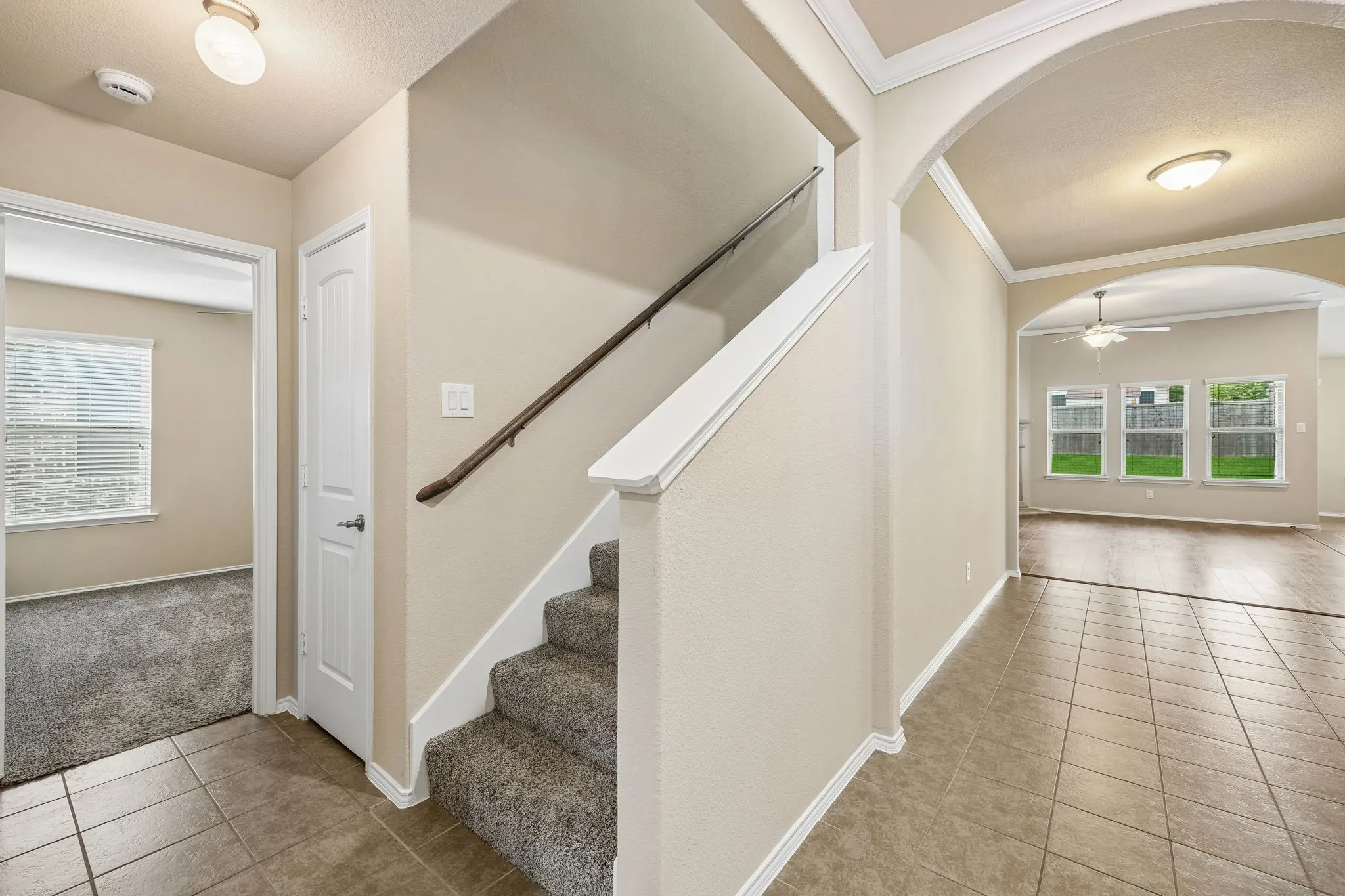 Single Family Residence For Sale in Denton County , 709 Cheyenne Drive, Aubrey, Texas 76227, 4 Bedroom, 3 Bathroom, 2 Garage spaces, 2,372 Sqft, built in 2015, Preowned, mls#21241096, Real Estate Agent in Aubrey, Homes For Sale in Denton county, Homes For Sale in Aubrey, Realtor in Aubrey Texas, Real Estate Brokerage Independent Realty Texas, Luminita Cordes Realtor