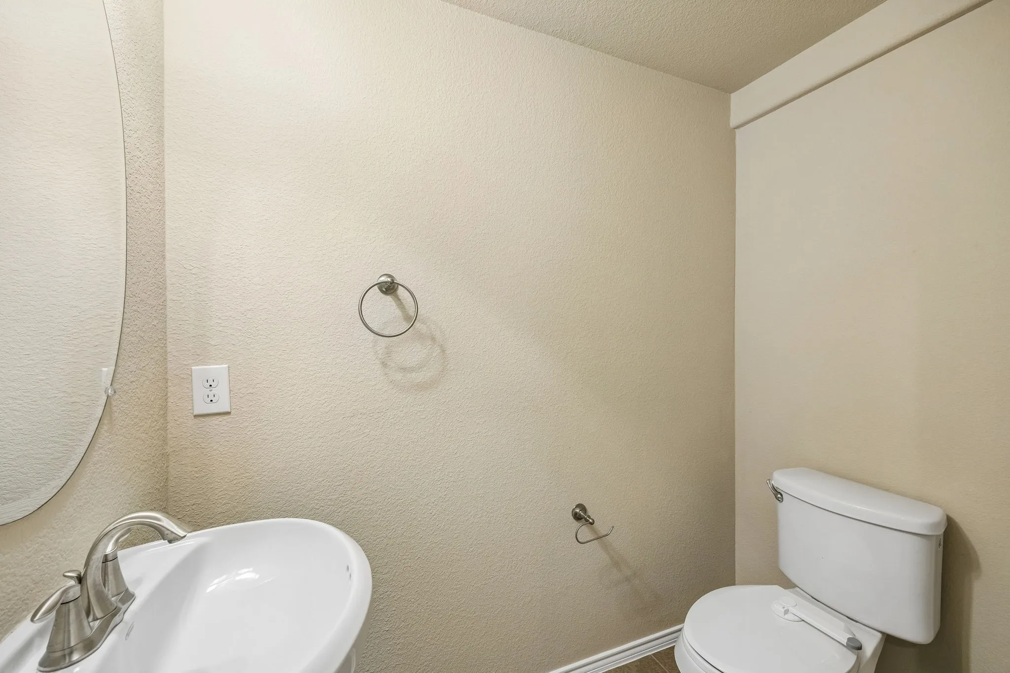 Single Family Residence For Sale in Denton County , 709 Cheyenne Drive, Aubrey, Texas 76227, 4 Bedroom, 3 Bathroom, 2 Garage spaces, 2,372 Sqft, built in 2015, Preowned, mls#21241096, Real Estate Agent in Aubrey, Homes For Sale in Denton county, Homes For Sale in Aubrey, Realtor in Aubrey Texas, Real Estate Brokerage Independent Realty Texas, Luminita Cordes Realtor