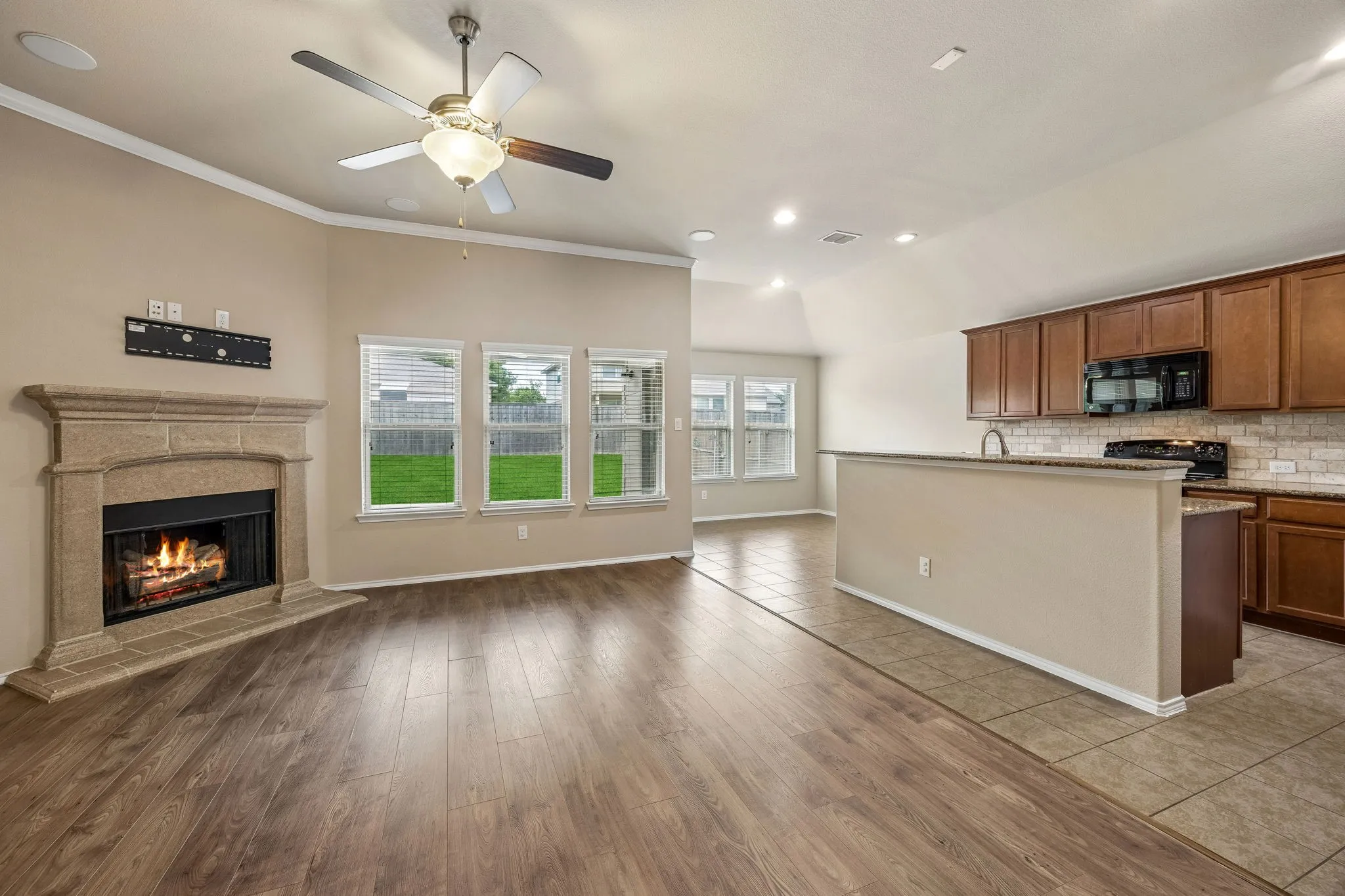 Single Family Residence For Sale in Denton County , 709 Cheyenne Drive, Aubrey, Texas 76227, 4 Bedroom, 3 Bathroom, 2 Garage spaces, 2,372 Sqft, built in 2015, Preowned, mls#21241096, Real Estate Agent in Aubrey, Homes For Sale in Denton county, Homes For Sale in Aubrey, Realtor in Aubrey Texas, Real Estate Brokerage Independent Realty Texas, Luminita Cordes Realtor