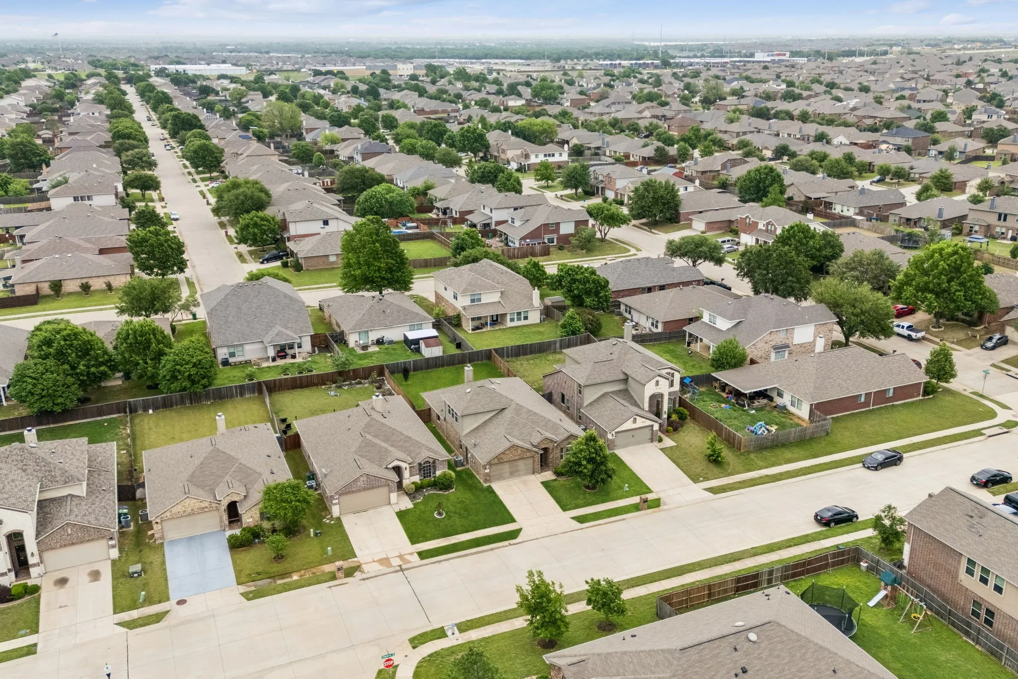 Single Family Residence For Sale in Denton County , 709 Cheyenne Drive, Aubrey, Texas 76227, 4 Bedroom, 3 Bathroom, 2 Garage spaces, 2,372 Sqft, built in 2015, Preowned, mls#21241096, Real Estate Agent in Aubrey, Homes For Sale in Denton county, Homes For Sale in Aubrey, Realtor in Aubrey Texas, Real Estate Brokerage Independent Realty Texas, Luminita Cordes Realtor