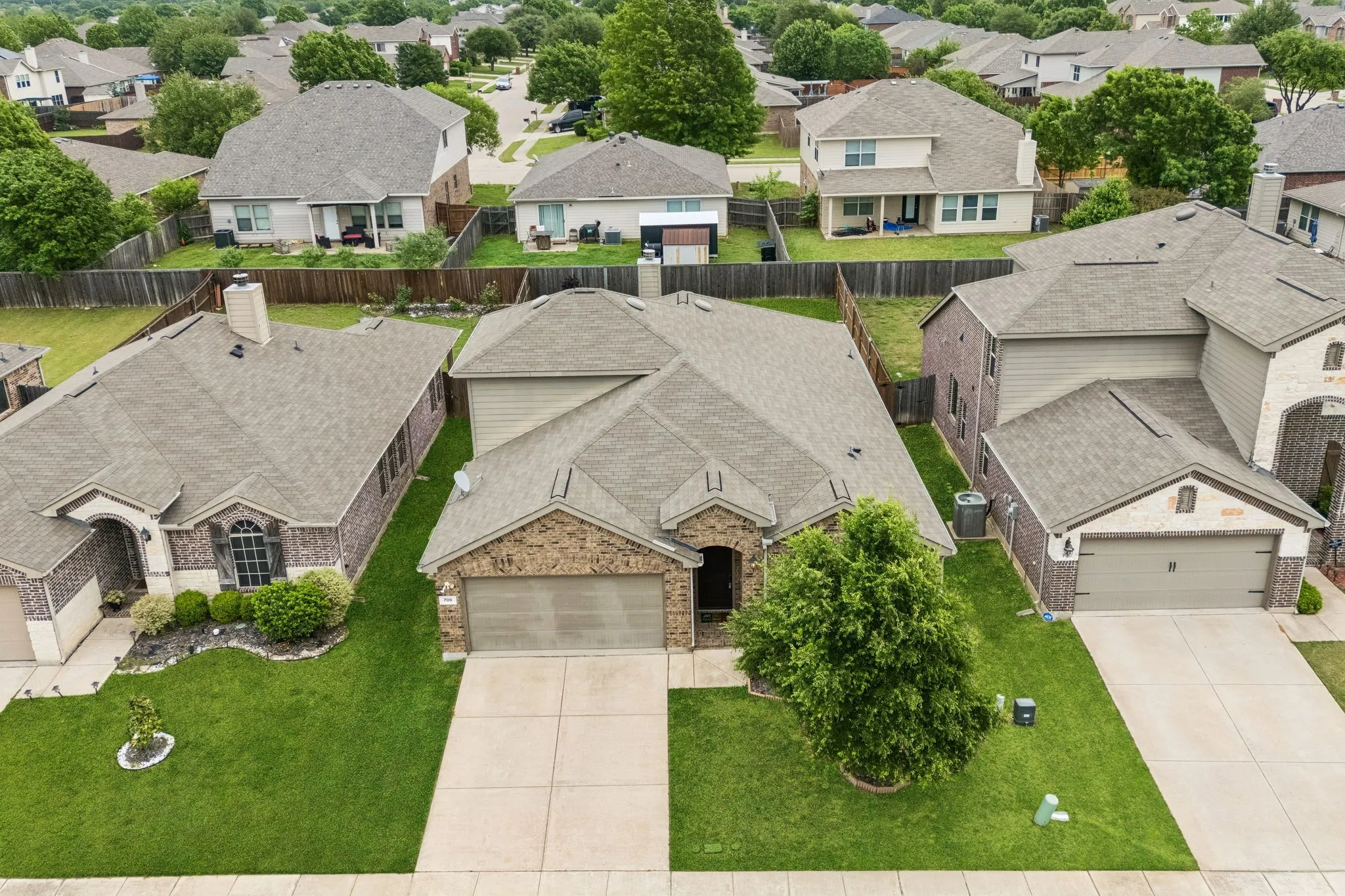 Single Family Residence For Sale in Denton County , 709 Cheyenne Drive, Aubrey, Texas 76227, 4 Bedroom, 3 Bathroom, 2 Garage spaces, 2,372 Sqft, built in 2015, Preowned, mls#21241096, Real Estate Agent in Aubrey, Homes For Sale in Denton county, Homes For Sale in Aubrey, Realtor in Aubrey Texas, Real Estate Brokerage Independent Realty Texas, Luminita Cordes Realtor