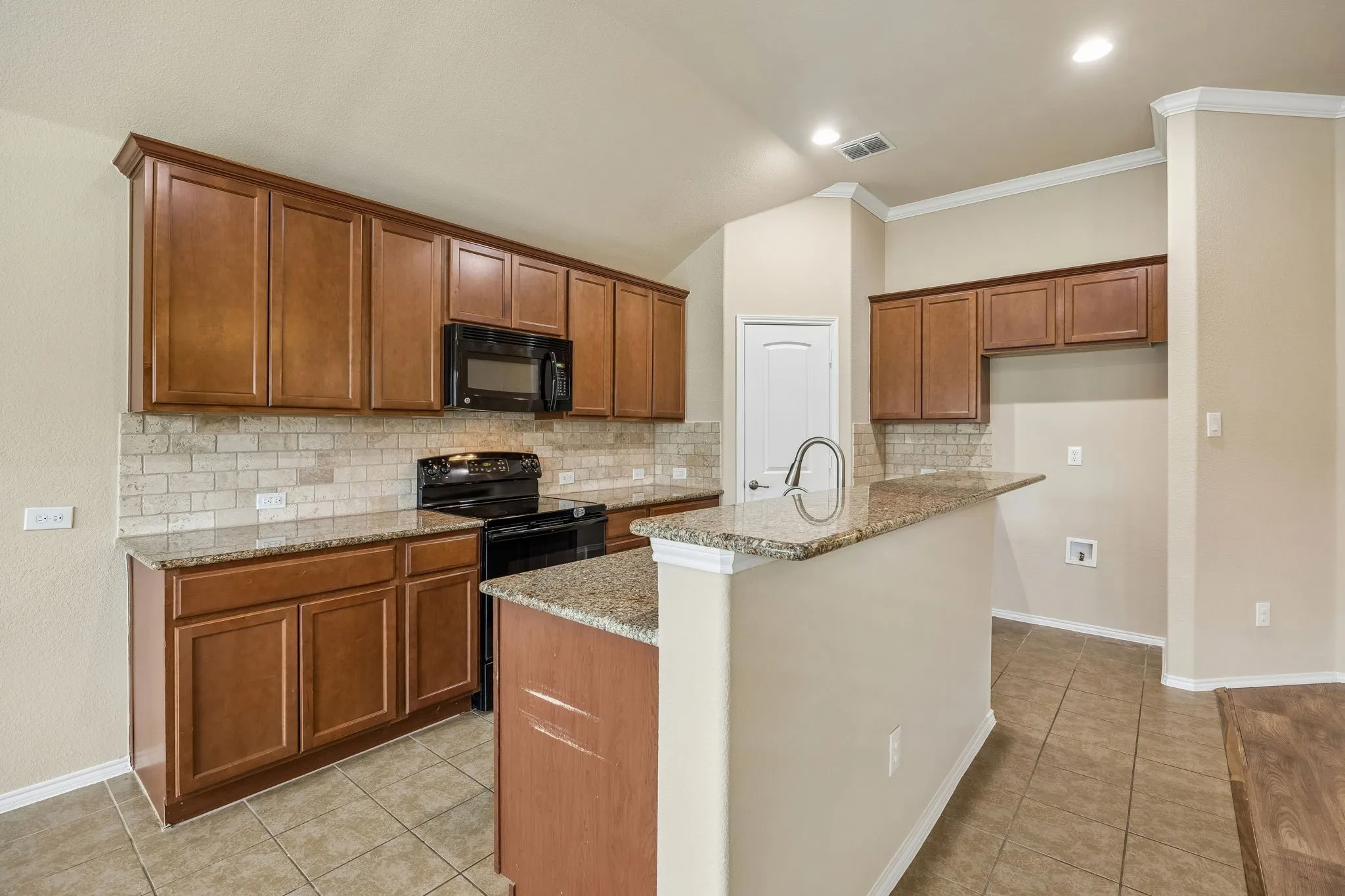 Single Family Residence For Sale in Denton County , 709 Cheyenne Drive, Aubrey, Texas 76227, 4 Bedroom, 3 Bathroom, 2 Garage spaces, 2,372 Sqft, built in 2015, Preowned, mls#21241096, Real Estate Agent in Aubrey, Homes For Sale in Denton county, Homes For Sale in Aubrey, Realtor in Aubrey Texas, Real Estate Brokerage Independent Realty Texas, Luminita Cordes Realtor