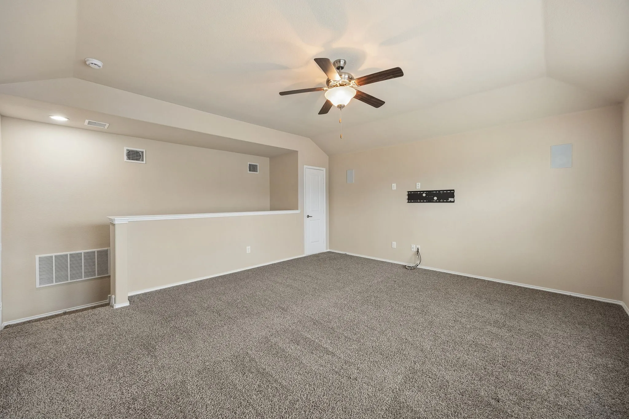 Single Family Residence For Sale in Denton County , 709 Cheyenne Drive, Aubrey, Texas 76227, 4 Bedroom, 3 Bathroom, 2 Garage spaces, 2,372 Sqft, built in 2015, Preowned, mls#21241096, Real Estate Agent in Aubrey, Homes For Sale in Denton county, Homes For Sale in Aubrey, Realtor in Aubrey Texas, Real Estate Brokerage Independent Realty Texas, Luminita Cordes Realtor