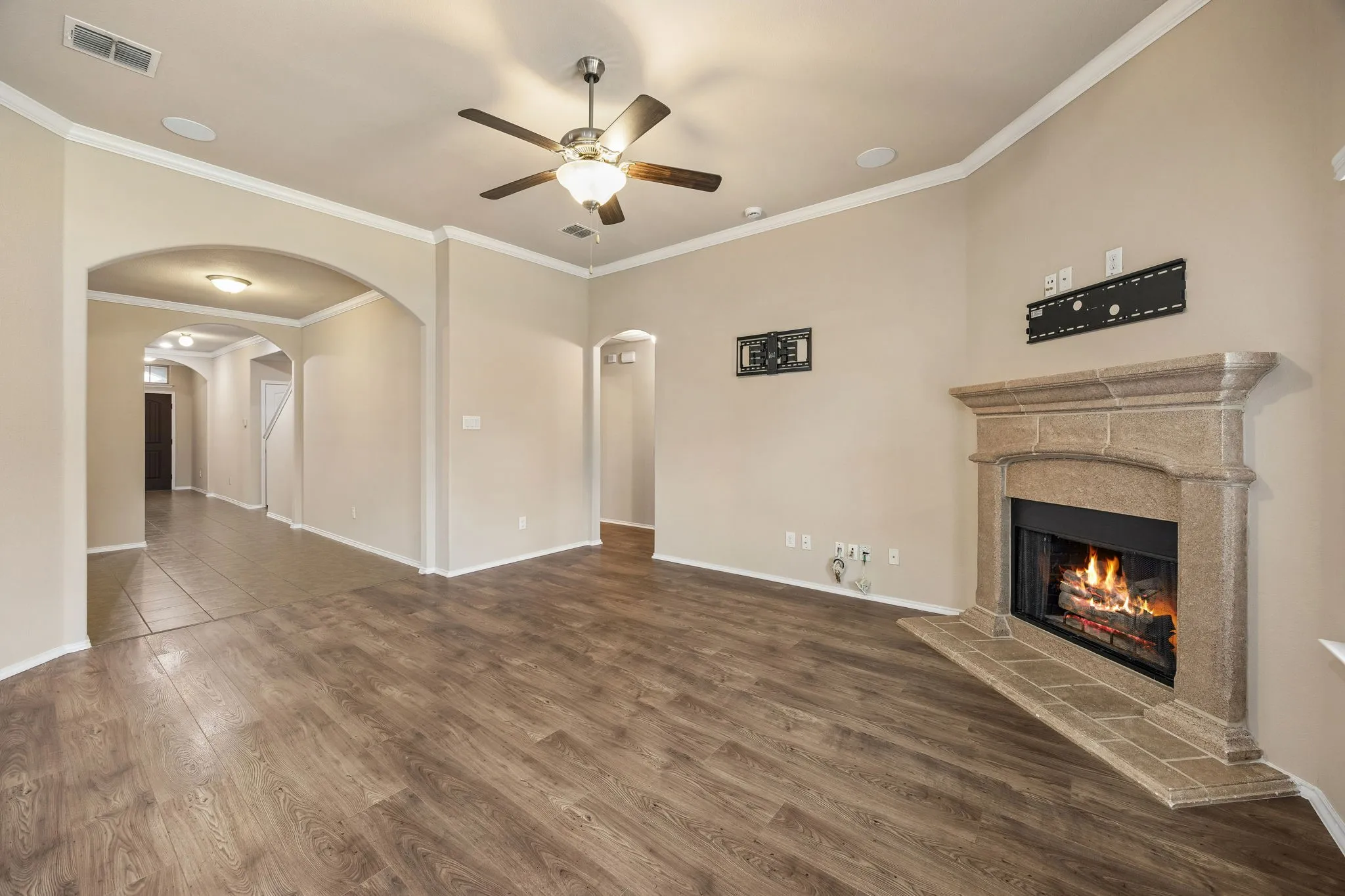 Single Family Residence For Sale in Denton County , 709 Cheyenne Drive, Aubrey, Texas 76227, 4 Bedroom, 3 Bathroom, 2 Garage spaces, 2,372 Sqft, built in 2015, Preowned, mls#21241096, Real Estate Agent in Aubrey, Homes For Sale in Denton county, Homes For Sale in Aubrey, Realtor in Aubrey Texas, Real Estate Brokerage Independent Realty Texas, Luminita Cordes Realtor