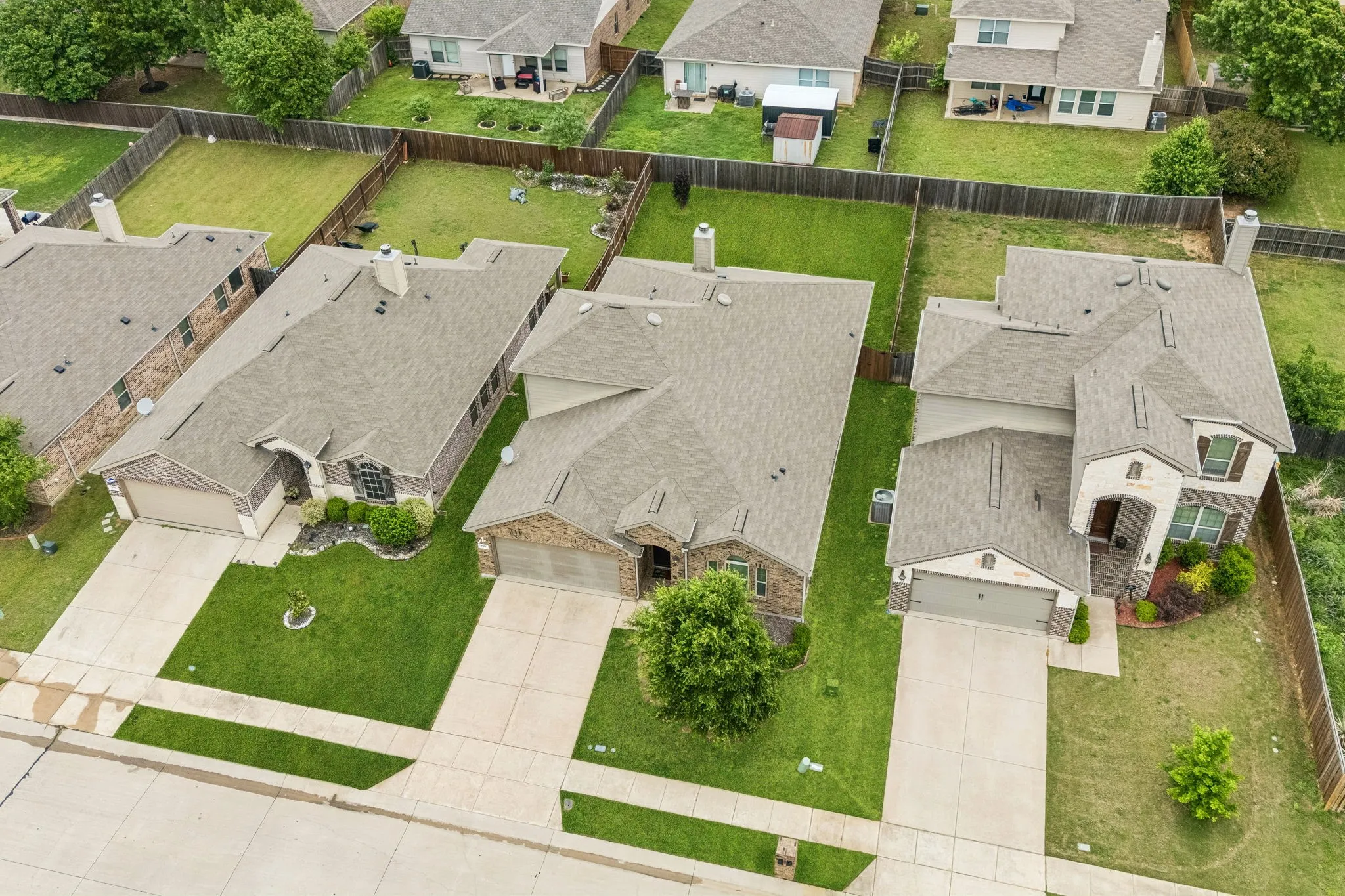 Single Family Residence For Sale in Denton County , 709 Cheyenne Drive, Aubrey, Texas 76227, 4 Bedroom, 3 Bathroom, 2 Garage spaces, 2,372 Sqft, built in 2015, Preowned, mls#21241096, Real Estate Agent in Aubrey, Homes For Sale in Denton county, Homes For Sale in Aubrey, Realtor in Aubrey Texas, Real Estate Brokerage Independent Realty Texas, Luminita Cordes Realtor