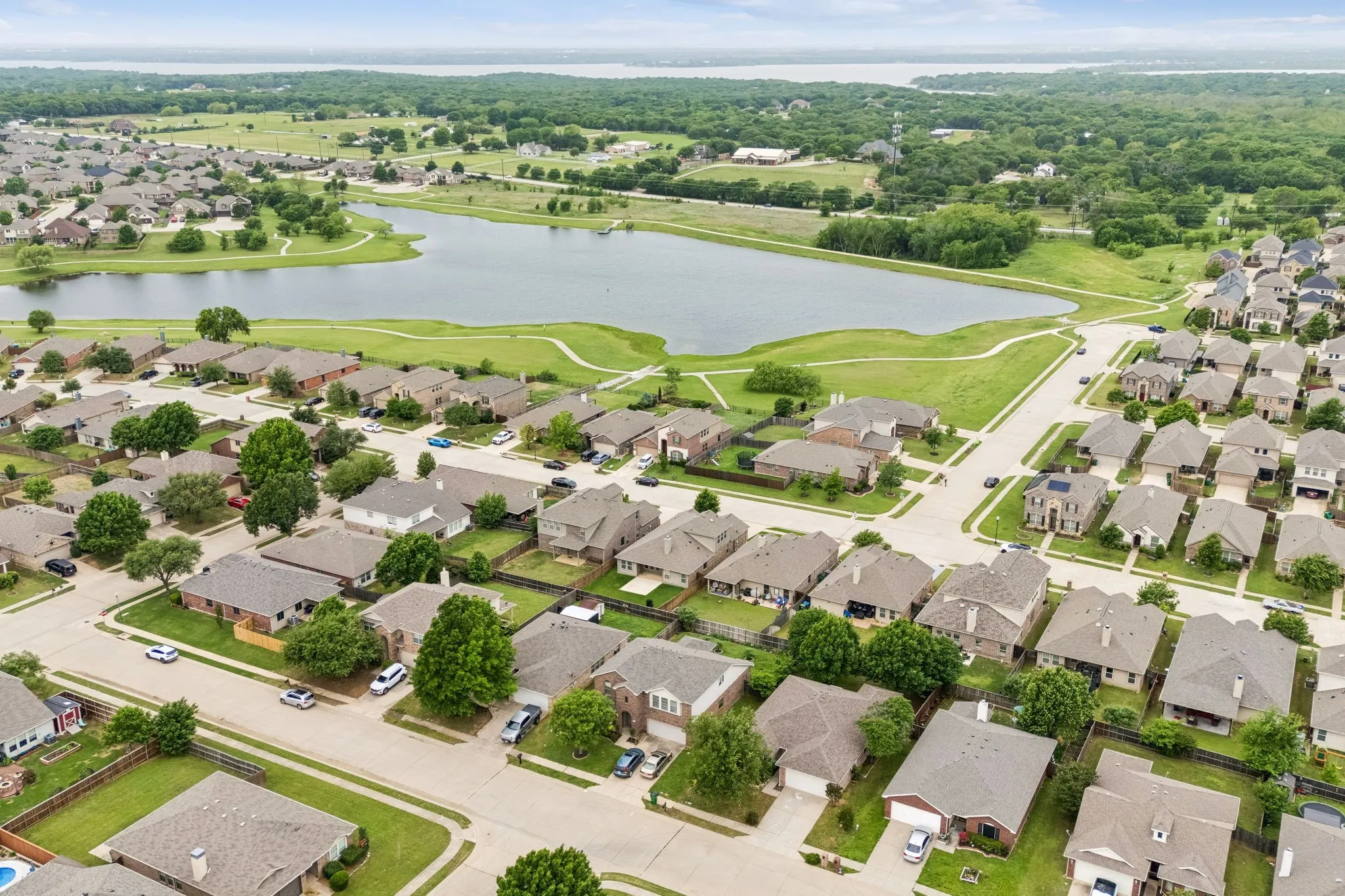 Single Family Residence For Sale in Denton County , 709 Cheyenne Drive, Aubrey, Texas 76227, 4 Bedroom, 3 Bathroom, 2 Garage spaces, 2,372 Sqft, built in 2015, Preowned, mls#21241096, Real Estate Agent in Aubrey, Homes For Sale in Denton county, Homes For Sale in Aubrey, Realtor in Aubrey Texas, Real Estate Brokerage Independent Realty Texas, Luminita Cordes Realtor