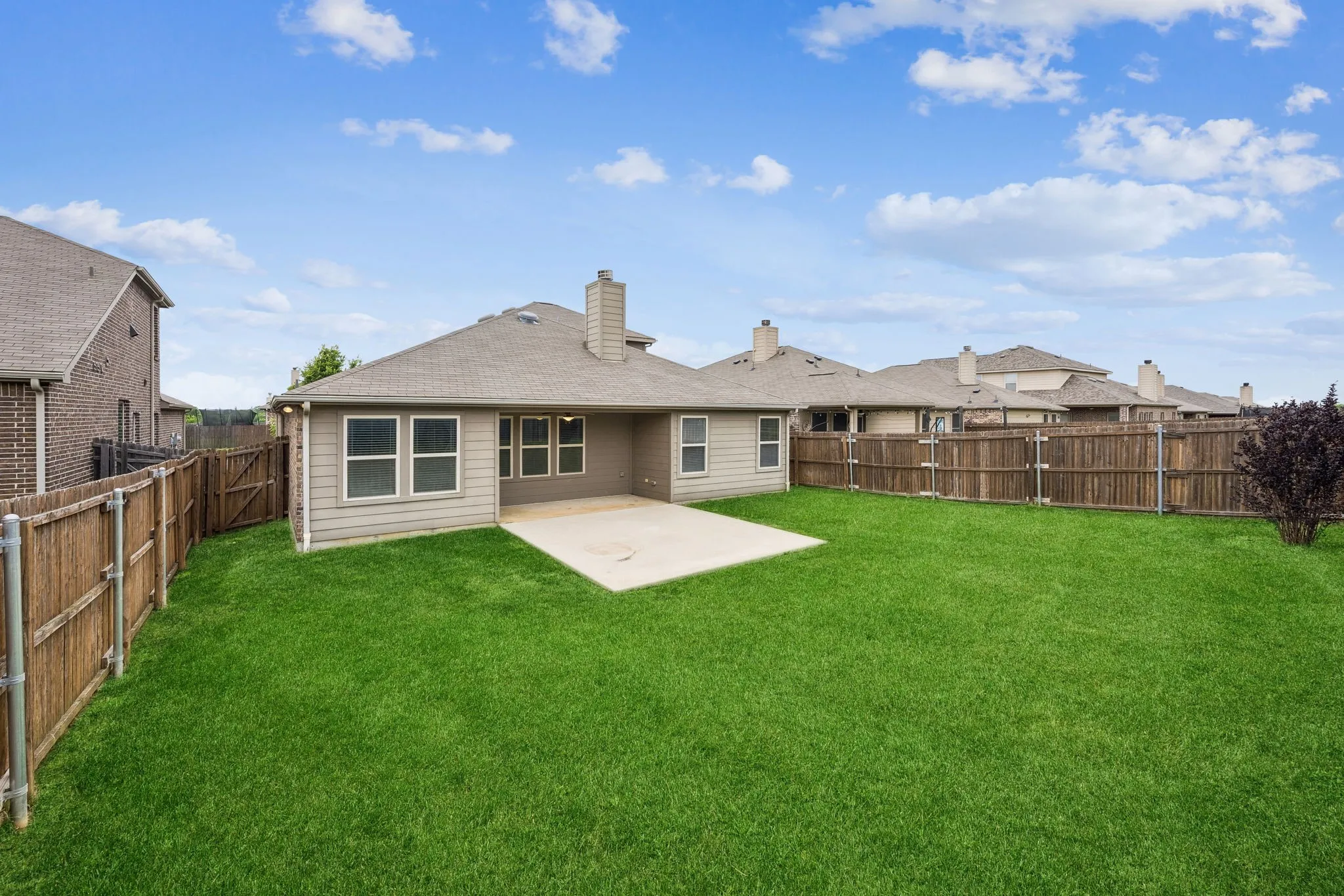 Single Family Residence For Sale in Denton County , 709 Cheyenne Drive, Aubrey, Texas 76227, 4 Bedroom, 3 Bathroom, 2 Garage spaces, 2,372 Sqft, built in 2015, Preowned, mls#21241096, Real Estate Agent in Aubrey, Homes For Sale in Denton county, Homes For Sale in Aubrey, Realtor in Aubrey Texas, Real Estate Brokerage Independent Realty Texas, Luminita Cordes Realtor