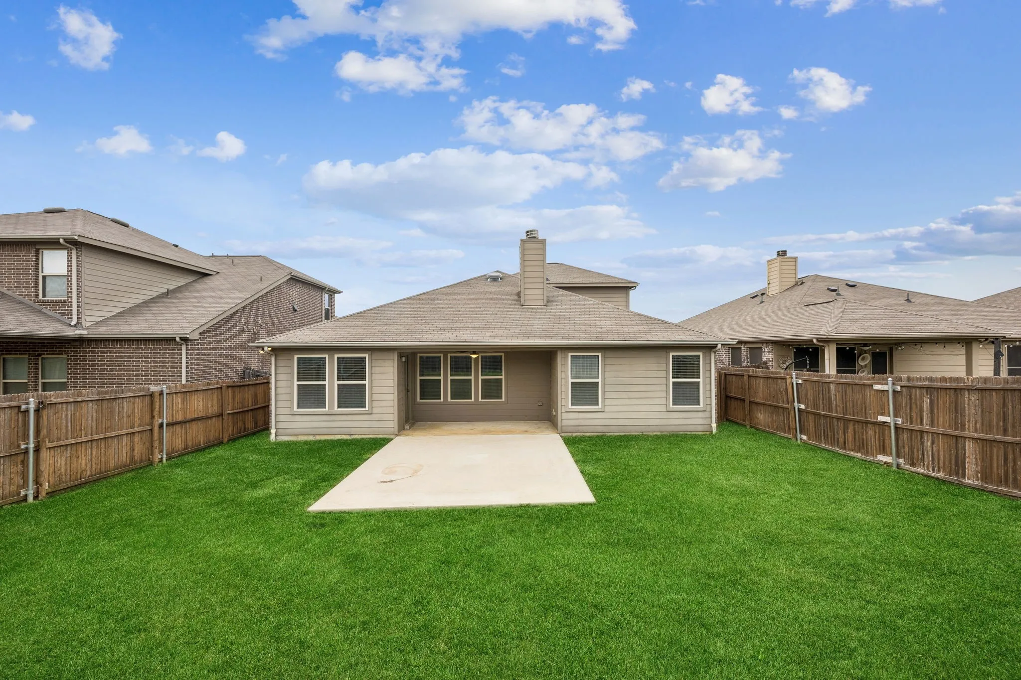 Single Family Residence For Sale in Denton County , 709 Cheyenne Drive, Aubrey, Texas 76227, 4 Bedroom, 3 Bathroom, 2 Garage spaces, 2,372 Sqft, built in 2015, Preowned, mls#21241096, Real Estate Agent in Aubrey, Homes For Sale in Denton county, Homes For Sale in Aubrey, Realtor in Aubrey Texas, Real Estate Brokerage Independent Realty Texas, Luminita Cordes Realtor