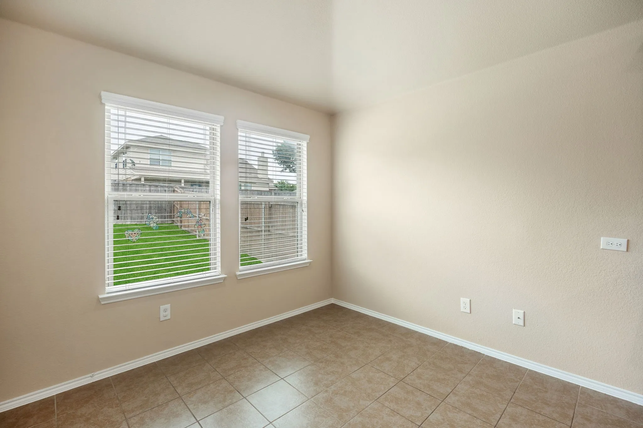 Single Family Residence For Sale in Denton County , 709 Cheyenne Drive, Aubrey, Texas 76227, 4 Bedroom, 3 Bathroom, 2 Garage spaces, 2,372 Sqft, built in 2015, Preowned, mls#21241096, Real Estate Agent in Aubrey, Homes For Sale in Denton county, Homes For Sale in Aubrey, Realtor in Aubrey Texas, Real Estate Brokerage Independent Realty Texas, Luminita Cordes Realtor