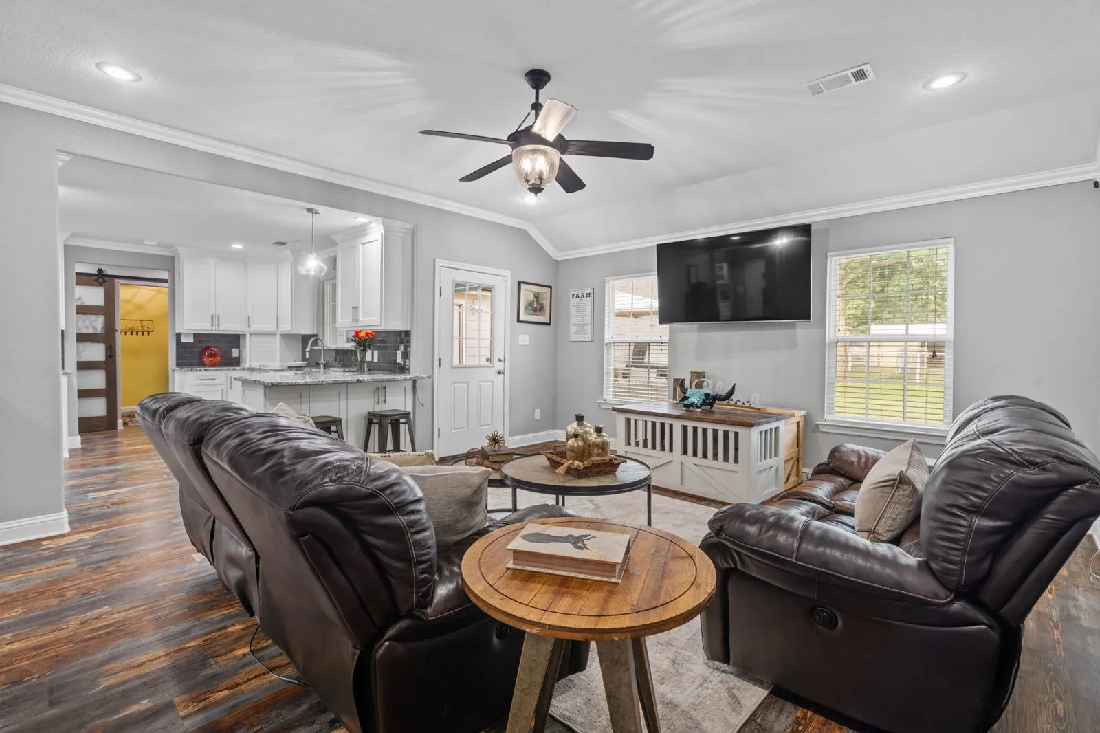 Single Family Residence For Sale in Denton County , 175 Porter Road, Bartonville, Texas 76226, 4 Bedroom, 3 Bathroom, 2 Garage spaces, 2,621 Sqft, built in 2016, Preowned, Price $900,000, mls#21237310, Real Estate Agent in Bartonville, Homes For Sale in Denton county, Homes For Sale in Bartonville, Realtor in Bartonville Texas, Real Estate Brokerage Independent Realty Texas, Luminita Cordes Realtor