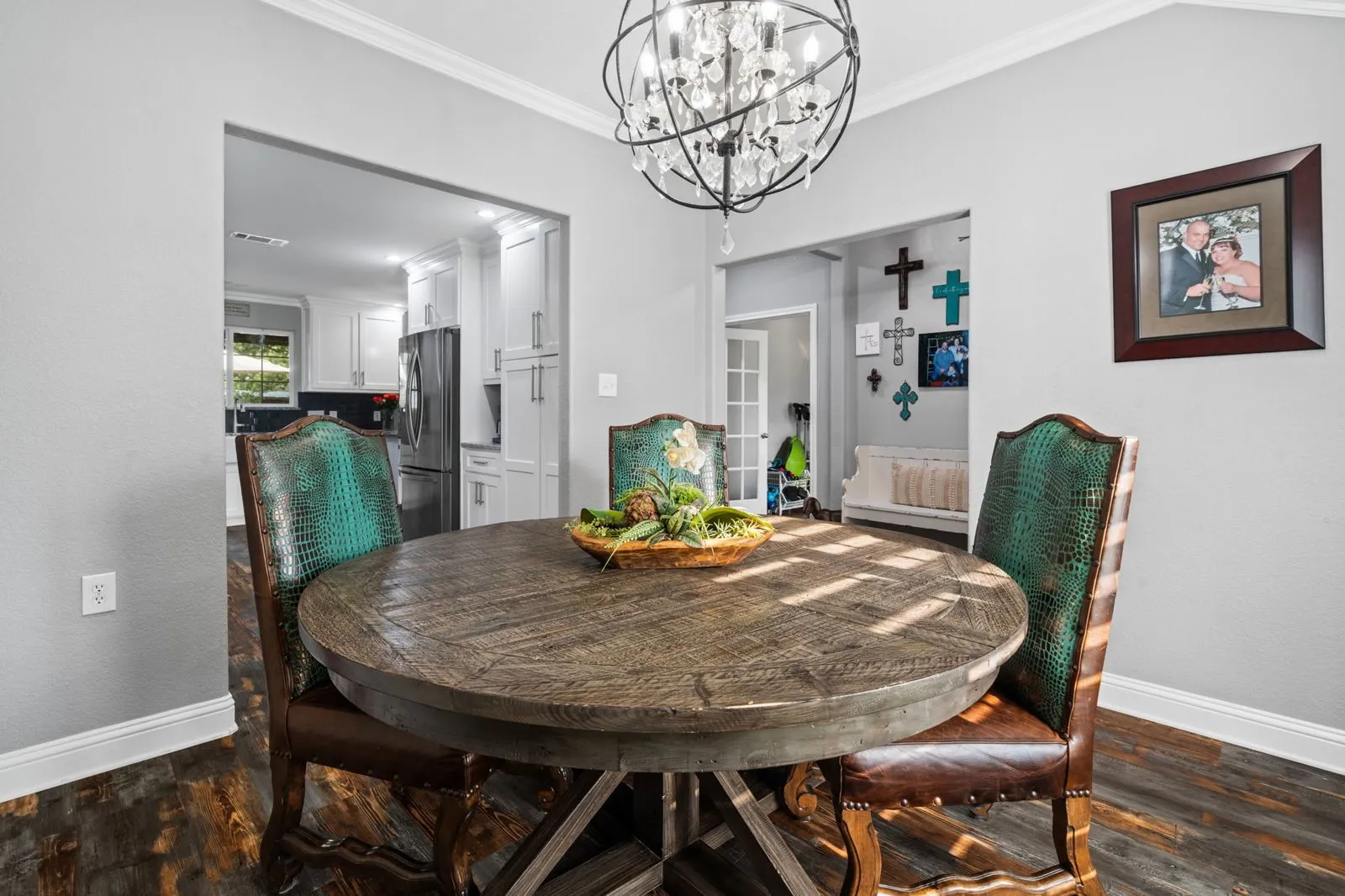 Single Family Residence For Sale in Denton County , 175 Porter Road, Bartonville, Texas 76226, 4 Bedroom, 3 Bathroom, 2 Garage spaces, 2,621 Sqft, built in 2016, Preowned, Price $900,000, mls#21237310, Real Estate Agent in Bartonville, Homes For Sale in Denton county, Homes For Sale in Bartonville, Realtor in Bartonville Texas, Real Estate Brokerage Independent Realty Texas, Luminita Cordes Realtor