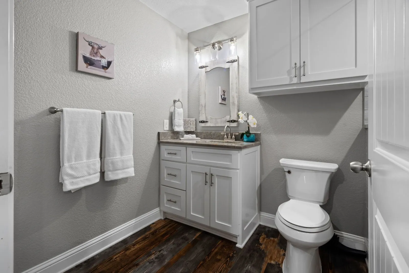 Single Family Residence For Sale in Denton County , 175 Porter Road, Bartonville, Texas 76226, 4 Bedroom, 3 Bathroom, 2 Garage spaces, 2,621 Sqft, built in 2016, Preowned, Price $900,000, mls#21237310, Real Estate Agent in Bartonville, Homes For Sale in Denton county, Homes For Sale in Bartonville, Realtor in Bartonville Texas, Real Estate Brokerage Independent Realty Texas, Luminita Cordes Realtor