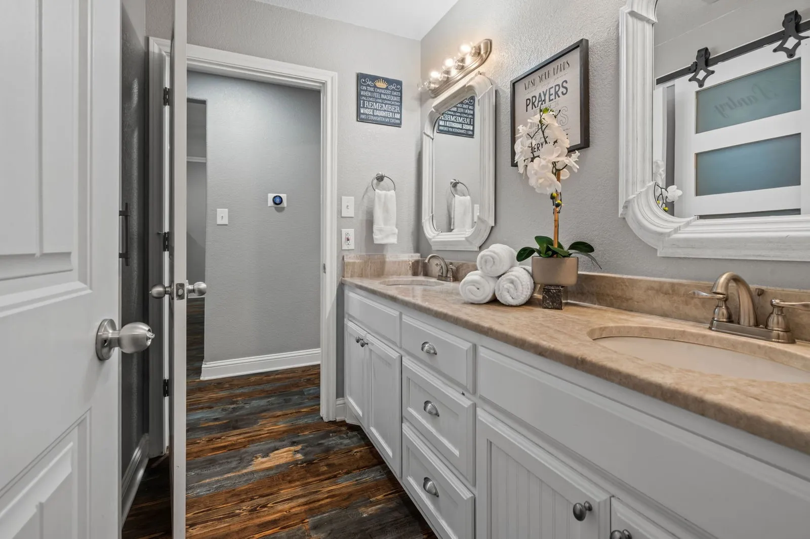 Single Family Residence For Sale in Denton County , 175 Porter Road, Bartonville, Texas 76226, 4 Bedroom, 3 Bathroom, 2 Garage spaces, 2,621 Sqft, built in 2016, Preowned, Price $900,000, mls#21237310, Real Estate Agent in Bartonville, Homes For Sale in Denton county, Homes For Sale in Bartonville, Realtor in Bartonville Texas, Real Estate Brokerage Independent Realty Texas, Luminita Cordes Realtor
