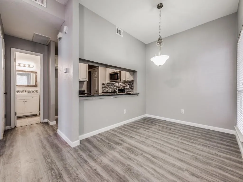 Condominium For Rent in Dallas County , 8601 Park Lane 416, Dallas, Texas 75231, 1 Bedroom, 1 Bathroom, Garage spaces, 618 Sqft, built in 1982, Preowned, mls#21242355, Real Estate Agent in Dallas, Homes For Rent in Dallas county, Homes For Rent in Dallas, Realtor in Dallas Texas, Real Estate Brokerage Independent Realty Texas, Luminita Cordes Realtor