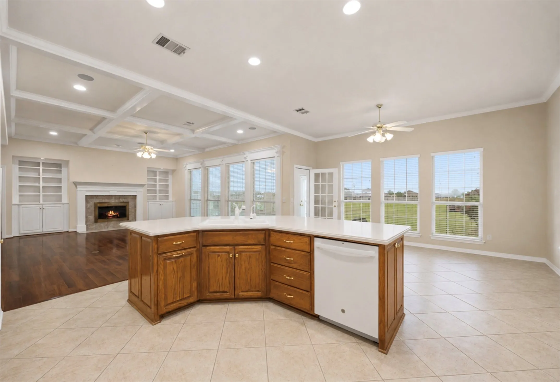 Single Family Residence For Sale in Kaufman County , 10524 Live Oak, Forney, Texas 75126, 3 Bedroom, 3 Bathroom, 4 Garage spaces, 3,130 Sqft, built in 1996, Preowned, mls#21237010, Real Estate Agent in Forney, Homes For Sale in Kaufman county, Homes For Sale in Forney, Realtor in Forney Texas, Real Estate Brokerage Independent Realty Texas, Luminita Cordes Realtor