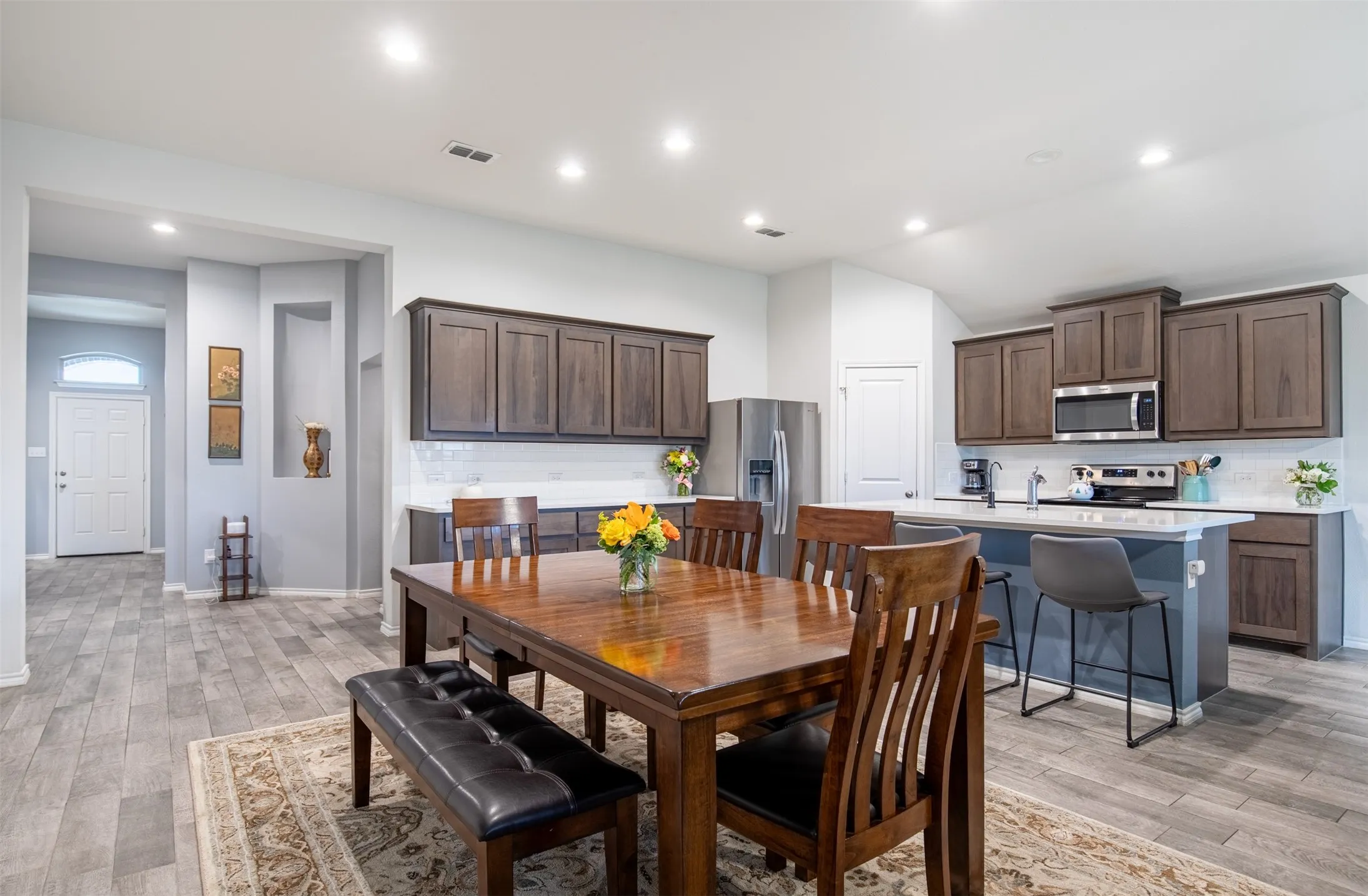 Single Family Residence For Sale in Denton County , 610 Autumn Avenue, Justin, Texas 76247, 4 Bedroom, 2 Bathroom, 2 Garage spaces, 1,948 Sqft, built in 2019, Preowned, mls#21238983, Real Estate Agent in Justin, Homes For Sale in Denton county, Homes For Sale in Justin, Realtor in Justin Texas, Real Estate Brokerage Independent Realty Texas, Luminita Cordes Realtor