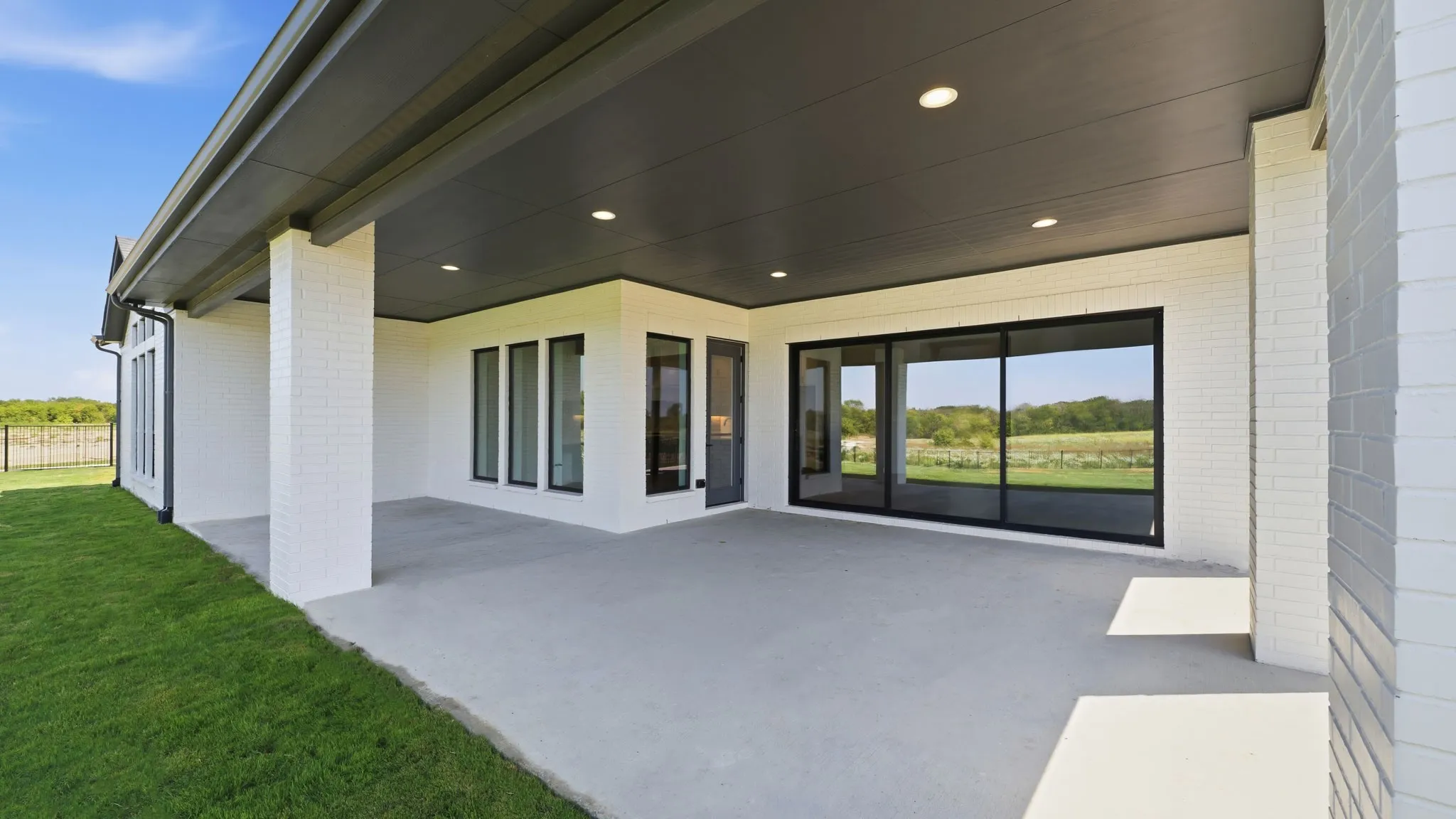 Single Family Residence For Sale in Rockwall County , 108 Chesterfield Lane, Heath, Texas 75032, 5 Bedroom, 7 Bathroom, 4 Garage spaces, 4,745 Sqft, built in 2026, New Construction - Incomplete, mls#21242384, Real Estate Agent in Heath, Homes For Sale in Rockwall county, Homes For Sale in Heath, Realtor in Heath Texas, Real Estate Brokerage Independent Realty Texas, Luminita Cordes Realtor