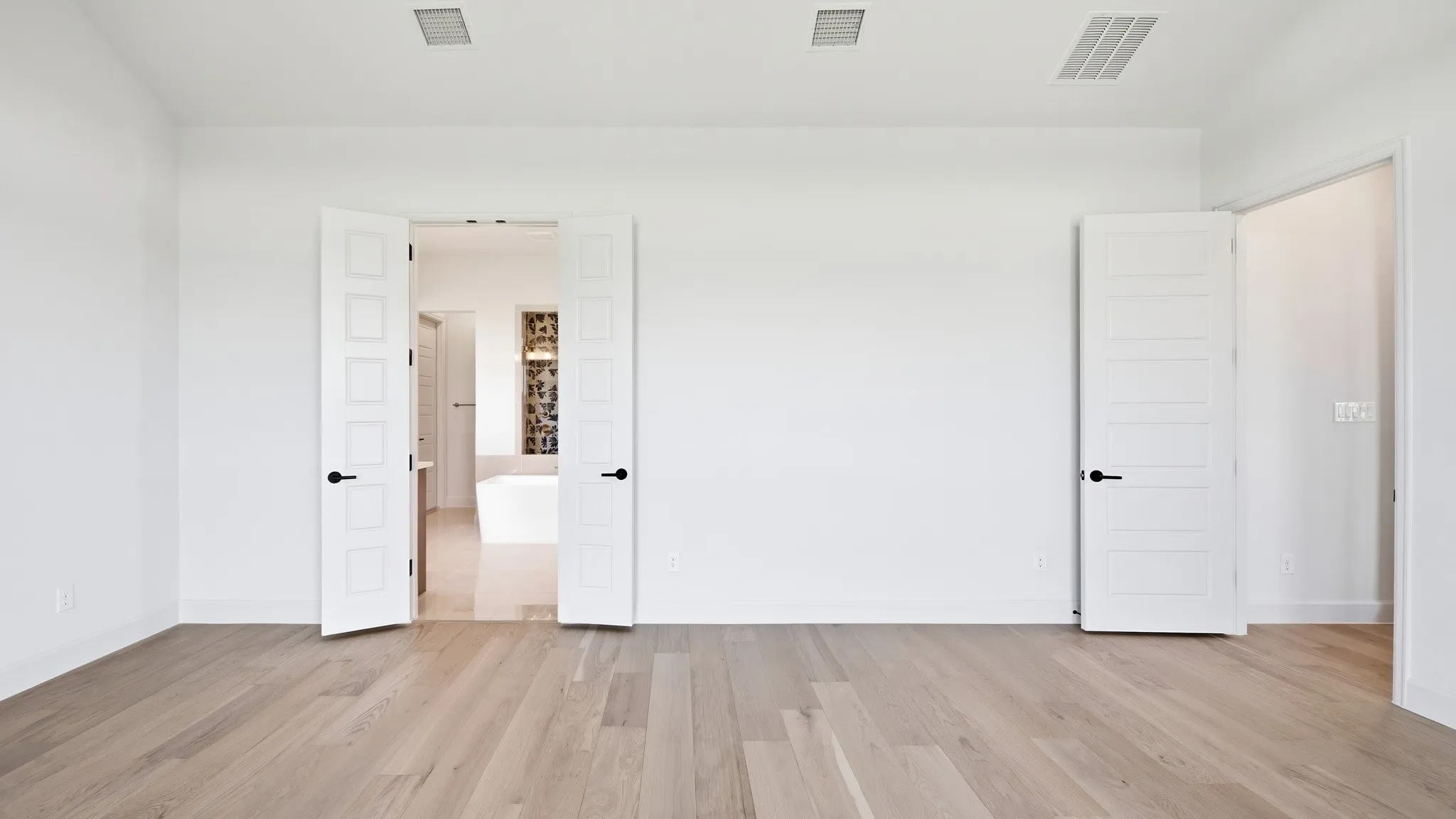 Single Family Residence For Sale in Rockwall County , 108 Chesterfield Lane, Heath, Texas 75032, 5 Bedroom, 7 Bathroom, 4 Garage spaces, 4,745 Sqft, built in 2026, New Construction - Incomplete, mls#21242384, Real Estate Agent in Heath, Homes For Sale in Rockwall county, Homes For Sale in Heath, Realtor in Heath Texas, Real Estate Brokerage Independent Realty Texas, Luminita Cordes Realtor