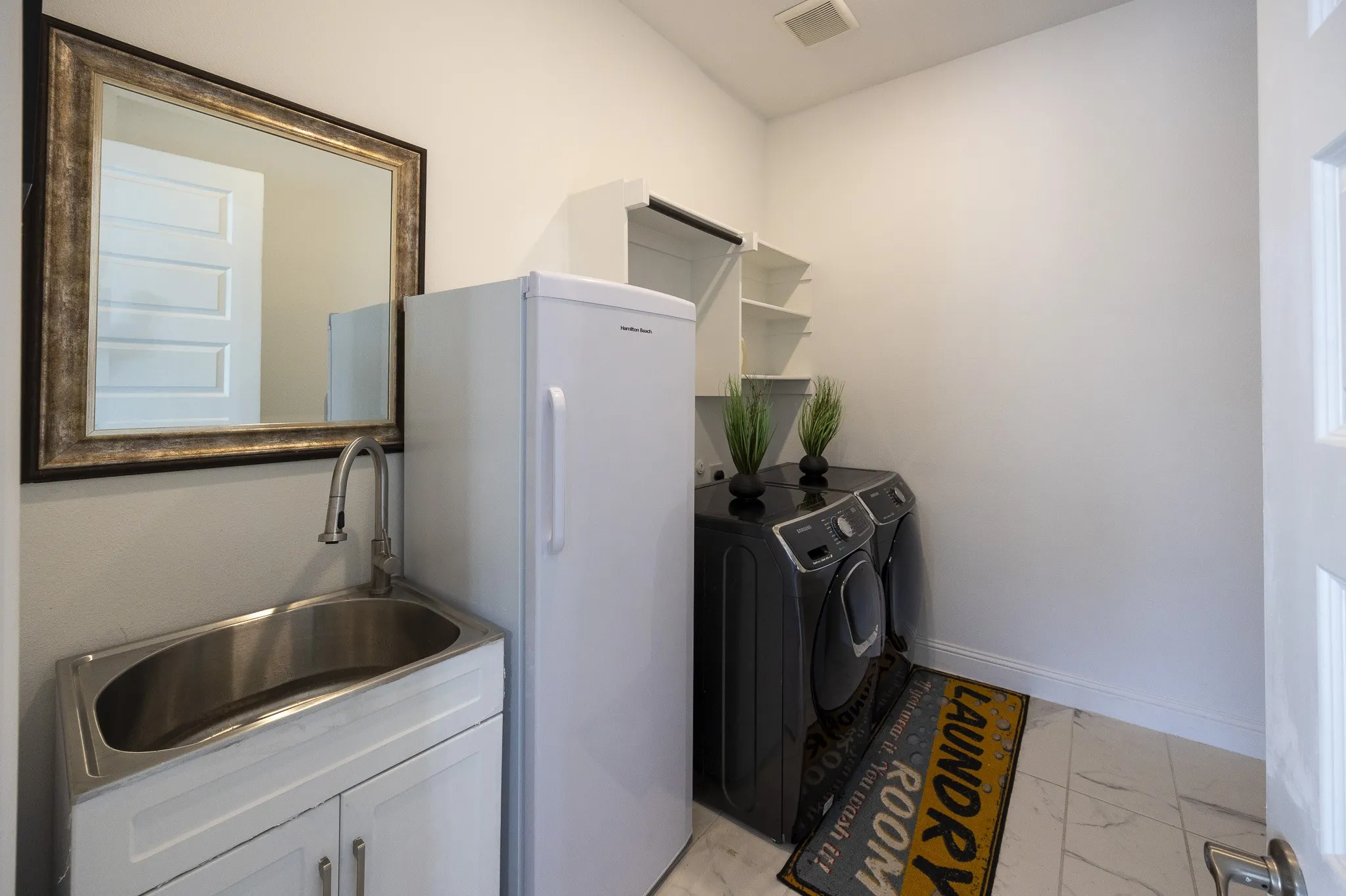 Single Family Residence For Sale in Collin County , 1509 Devotion Row, Wylie, Texas 75098, 5 Bedroom, 4 Bathroom, 3 Garage spaces, 4,159 Sqft, built in 2021, mls#21242404, Real Estate Agent in Wylie, Homes For Sale in Collin county, Homes For Sale in Wylie, Realtor in Wylie Texas, Real Estate Brokerage Independent Realty Texas, Luminita Cordes Realtor