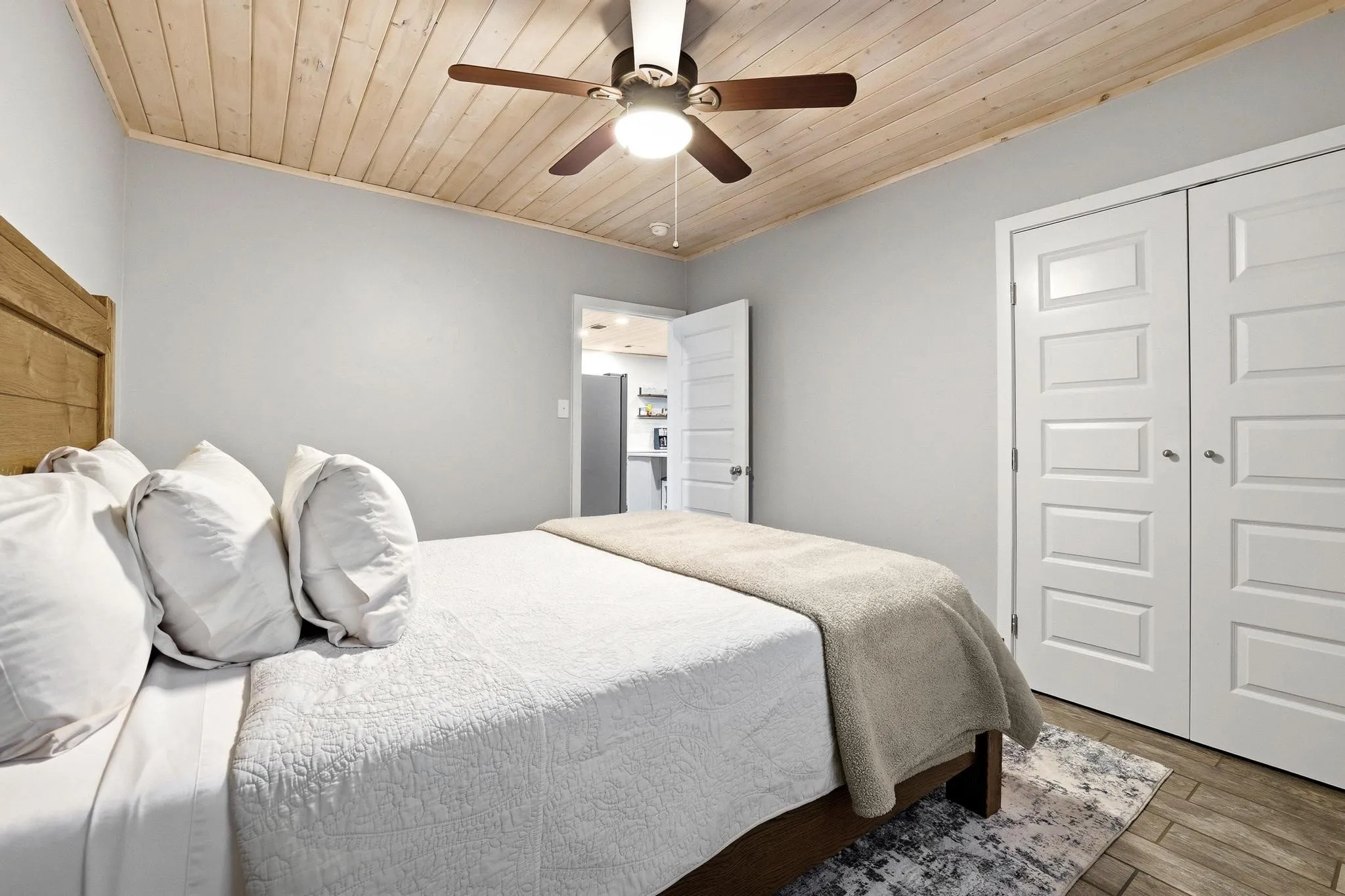 Single Family Residence For Sale in Grayson County , 109 Arkansas Street, Pottsboro, Texas 75076, 3 Bedrooms, 2 Bathrooms, 4 Garage spaces, 1,796 Sqft, built in 1968, Price $539,999, mls#21242429, Real Estate Agent in Pottsboro, Homes For Sale in Grayson county, Homes For Sale in Pottsboro, Realtor in Pottsboro Texas, Real Estate Brokerage Independent Realty Texas, Luminita Cordes Realtor