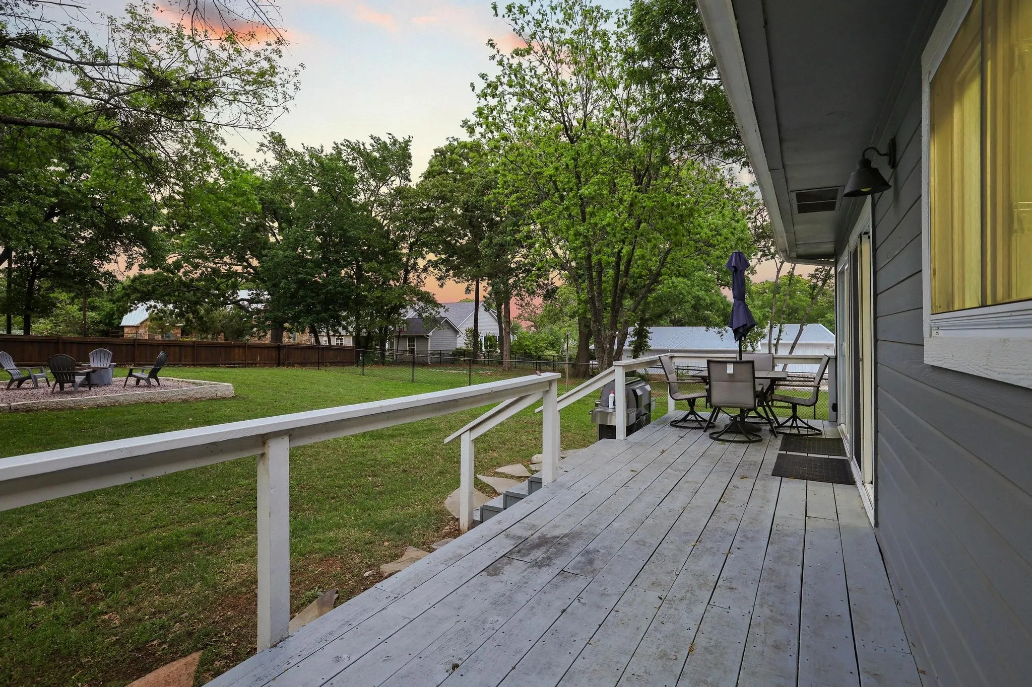 Single Family Residence For Sale in Grayson County , 109 Arkansas Street, Pottsboro, Texas 75076, 3 Bedrooms, 2 Bathrooms, 4 Garage spaces, 1,796 Sqft, built in 1968, Price $539,999, mls#21242429, Real Estate Agent in Pottsboro, Homes For Sale in Grayson county, Homes For Sale in Pottsboro, Realtor in Pottsboro Texas, Real Estate Brokerage Independent Realty Texas, Luminita Cordes Realtor