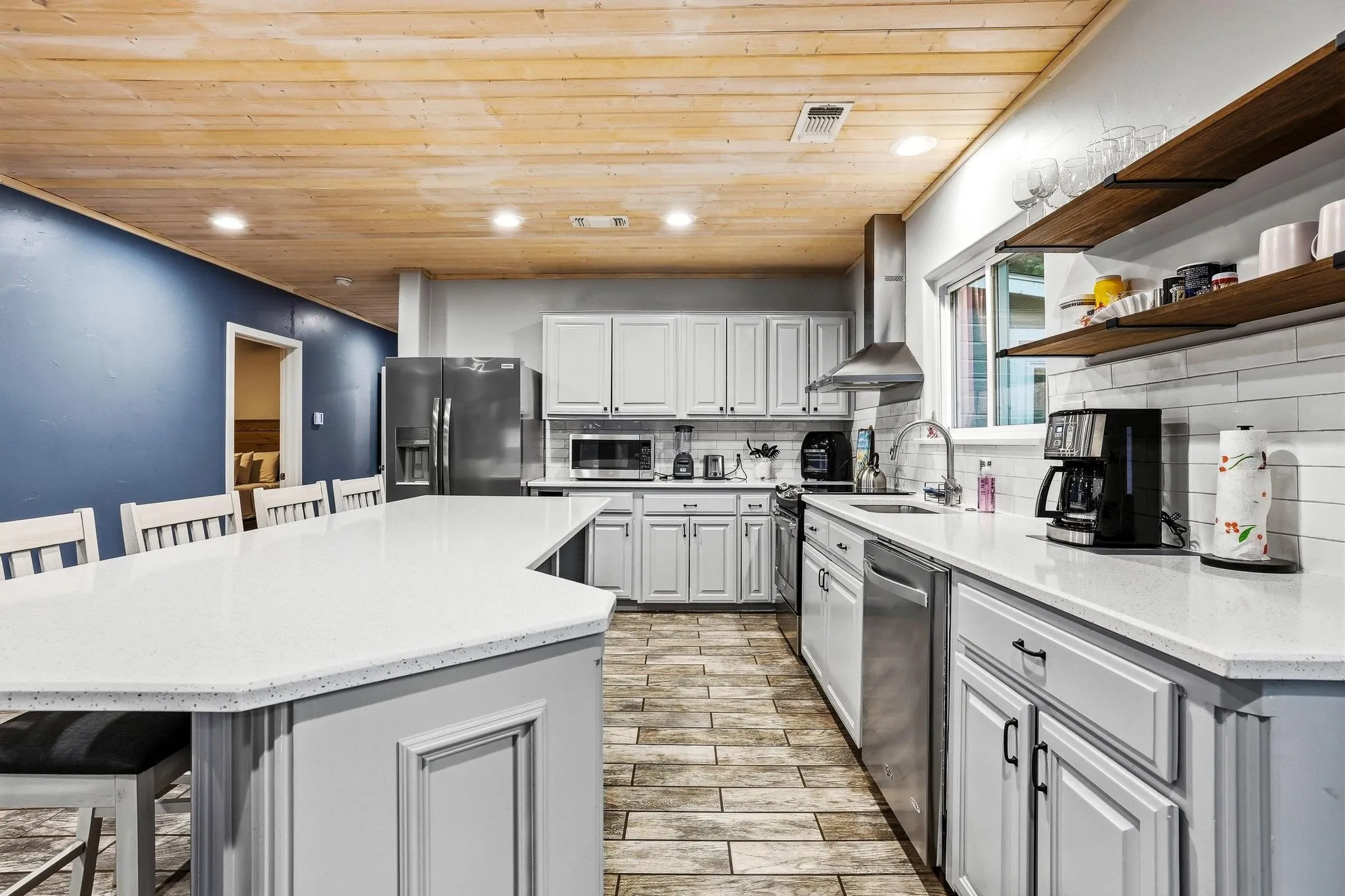 Single Family Residence For Sale in Grayson County , 109 Arkansas Street, Pottsboro, Texas 75076, 3 Bedrooms, 2 Bathrooms, 4 Garage spaces, 1,796 Sqft, built in 1968, Price $539,999, mls#21242429, Real Estate Agent in Pottsboro, Homes For Sale in Grayson county, Homes For Sale in Pottsboro, Realtor in Pottsboro Texas, Real Estate Brokerage Independent Realty Texas, Luminita Cordes Realtor