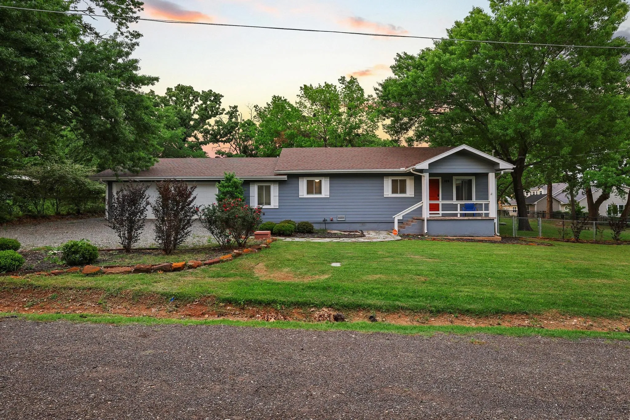 Single Family Residence For Sale in Grayson County , 109 Arkansas Street, Pottsboro, Texas 75076, 3 Bedrooms, 2 Bathrooms, 4 Garage spaces, 1,796 Sqft, built in 1968, Price $539,999, mls#21242429, Real Estate Agent in Pottsboro, Homes For Sale in Grayson county, Homes For Sale in Pottsboro, Realtor in Pottsboro Texas, Real Estate Brokerage Independent Realty Texas, Luminita Cordes Realtor
