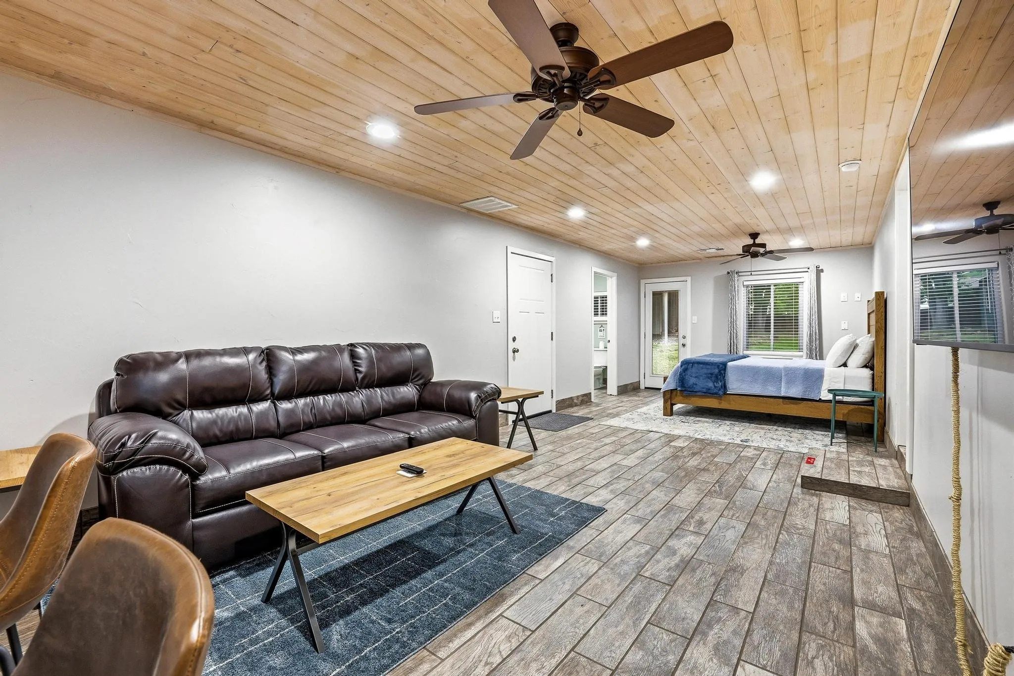 Single Family Residence For Sale in Grayson County , 109 Arkansas Street, Pottsboro, Texas 75076, 3 Bedrooms, 2 Bathrooms, 4 Garage spaces, 1,796 Sqft, built in 1968, Price $539,999, mls#21242429, Real Estate Agent in Pottsboro, Homes For Sale in Grayson county, Homes For Sale in Pottsboro, Realtor in Pottsboro Texas, Real Estate Brokerage Independent Realty Texas, Luminita Cordes Realtor
