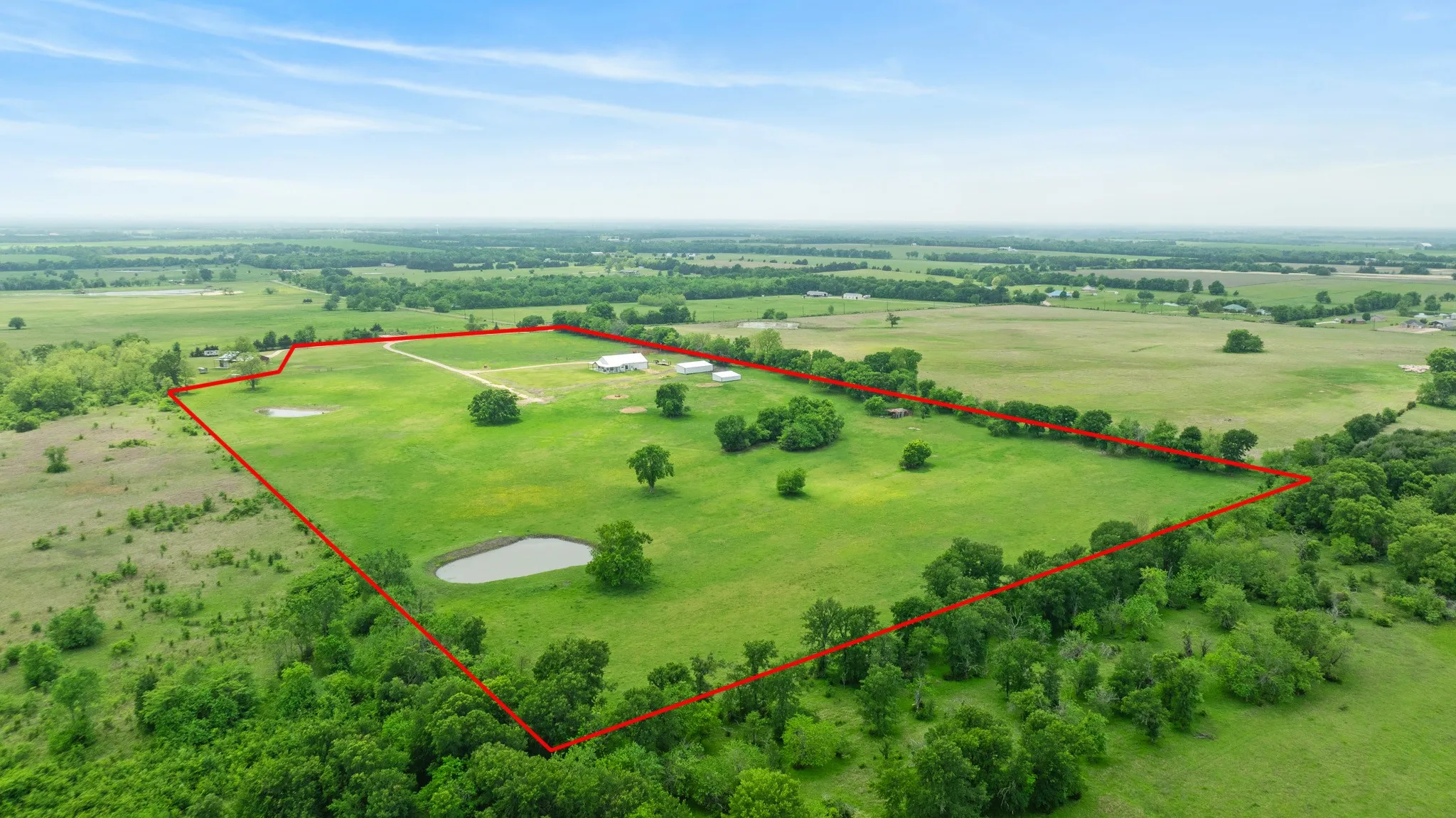 Single Family Residence For Sale in Lamar County , 815 County Road 12550, Paris, Texas 75462, 2 Bedroom, 2 Bathroom, 4 Garage spaces, 2,575 Sqft, built in 2023, mls#21241743, Real Estate Agent in Paris, Homes For Sale in Lamar county, Homes For Sale in Paris, Realtor in Paris Texas, Real Estate Brokerage Independent Realty Texas, Luminita Cordes Realtor