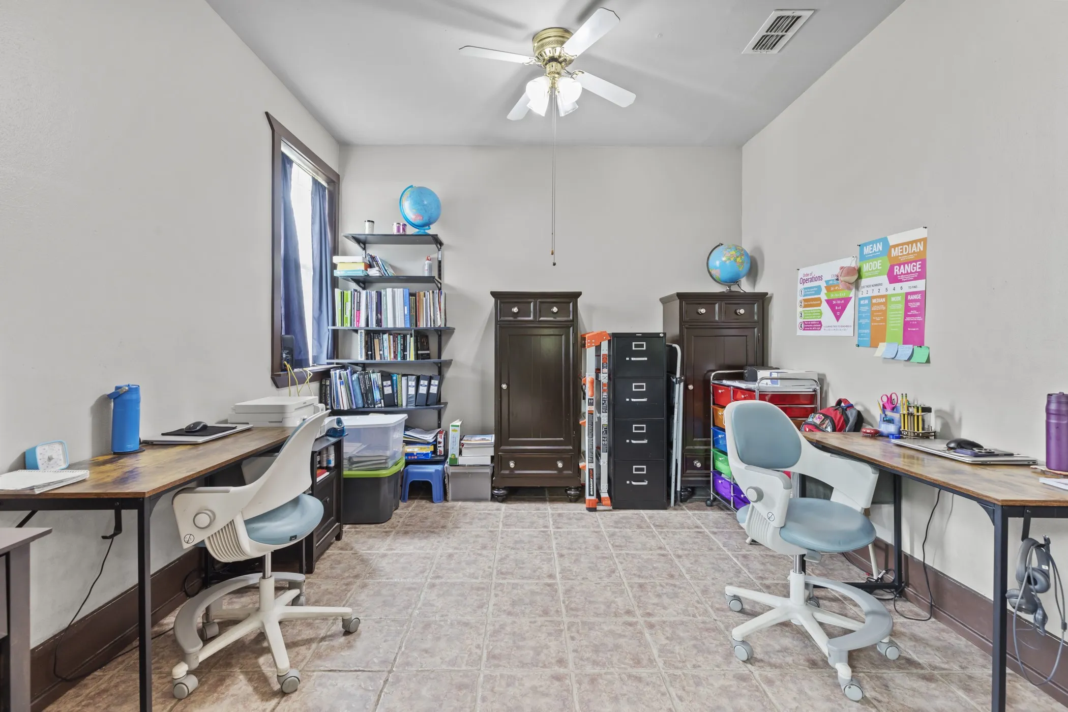 Farm For Sale in Upshur County , 7626 Fm 1002 S, Big Sandy, Texas 75755, 3 Bedroom, 2 Bathroom, 3 Garage spaces, 2,956 Sqft, built in 2000, Preowned, mls#21242470, Real Estate Agent in Big Sandy, Homes For Sale in Upshur county, Homes For Sale in Big Sandy, Realtor in Big Sandy Texas, Real Estate Brokerage Independent Realty Texas, Luminita Cordes Realtor