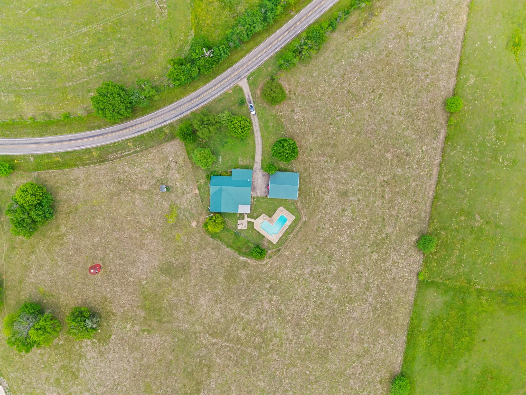 Farm For Sale in Upshur County , 7626 Fm 1002 S, Big Sandy, Texas 75755, 3 Bedroom, 2 Bathroom, 3 Garage spaces, 2,956 Sqft, built in 2000, Preowned, mls#21242470, Real Estate Agent in Big Sandy, Homes For Sale in Upshur county, Homes For Sale in Big Sandy, Realtor in Big Sandy Texas, Real Estate Brokerage Independent Realty Texas, Luminita Cordes Realtor