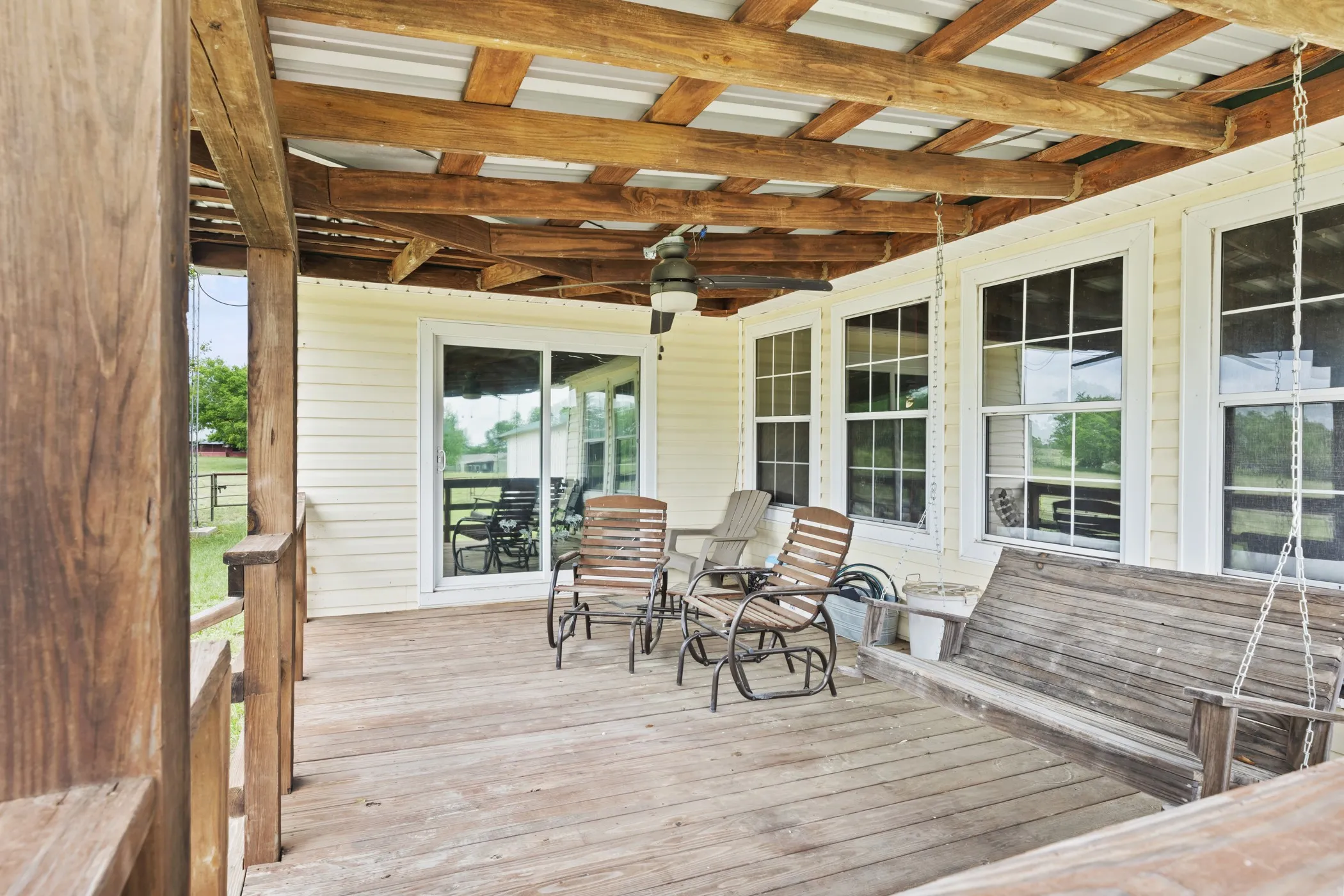 Farm For Sale in Upshur County , 7626 Fm 1002 S, Big Sandy, Texas 75755, 3 Bedroom, 2 Bathroom, 3 Garage spaces, 2,956 Sqft, built in 2000, Preowned, mls#21242470, Real Estate Agent in Big Sandy, Homes For Sale in Upshur county, Homes For Sale in Big Sandy, Realtor in Big Sandy Texas, Real Estate Brokerage Independent Realty Texas, Luminita Cordes Realtor