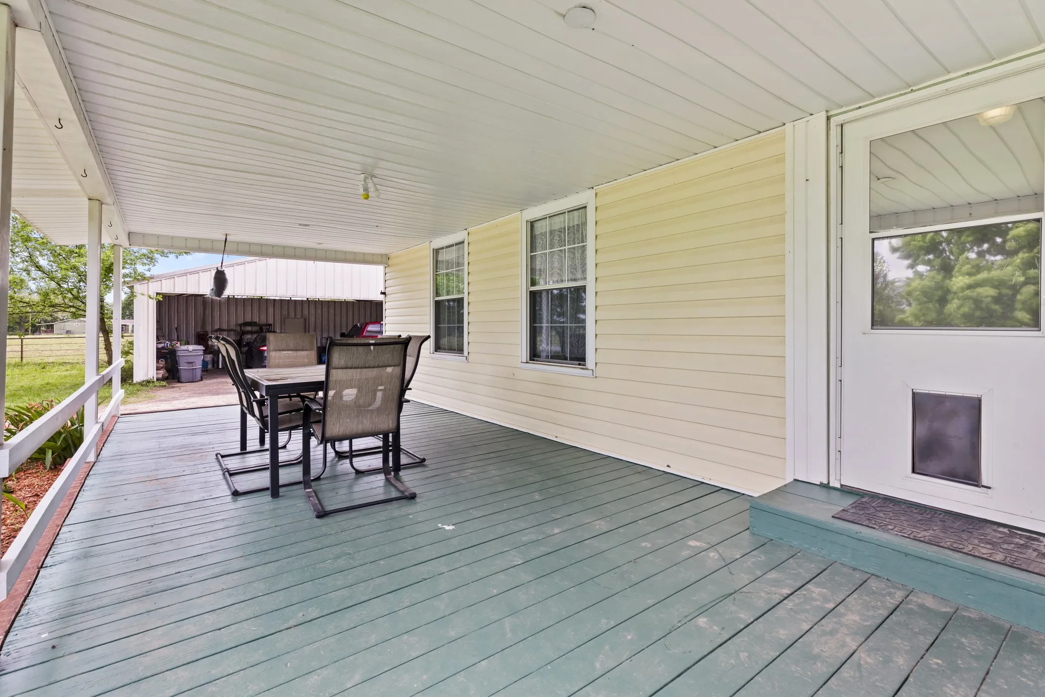 Farm For Sale in Upshur County , 7626 Fm 1002 S, Big Sandy, Texas 75755, 3 Bedroom, 2 Bathroom, 3 Garage spaces, 2,956 Sqft, built in 2000, Preowned, mls#21242470, Real Estate Agent in Big Sandy, Homes For Sale in Upshur county, Homes For Sale in Big Sandy, Realtor in Big Sandy Texas, Real Estate Brokerage Independent Realty Texas, Luminita Cordes Realtor