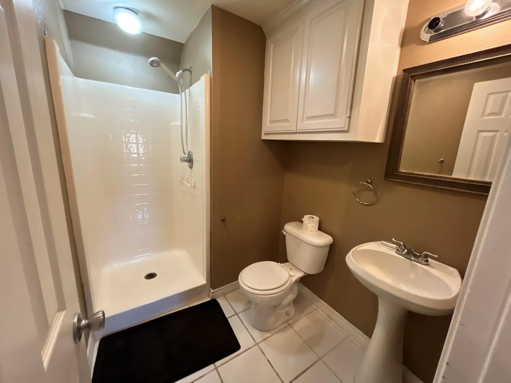 Single Family Residence For Sale in Ellis County , 2700 Boyd Street, Ennis, Texas 75119, 4 Bedroom, 4 Bathroom, 2 Garage spaces, 2,276 Sqft, built in 1998, Preowned, mls#21242469, Real Estate Agent in Ennis, Homes For Sale in Ellis county, Homes For Sale in Ennis, Realtor in Ennis Texas, Real Estate Brokerage Independent Realty Texas, Luminita Cordes Realtor