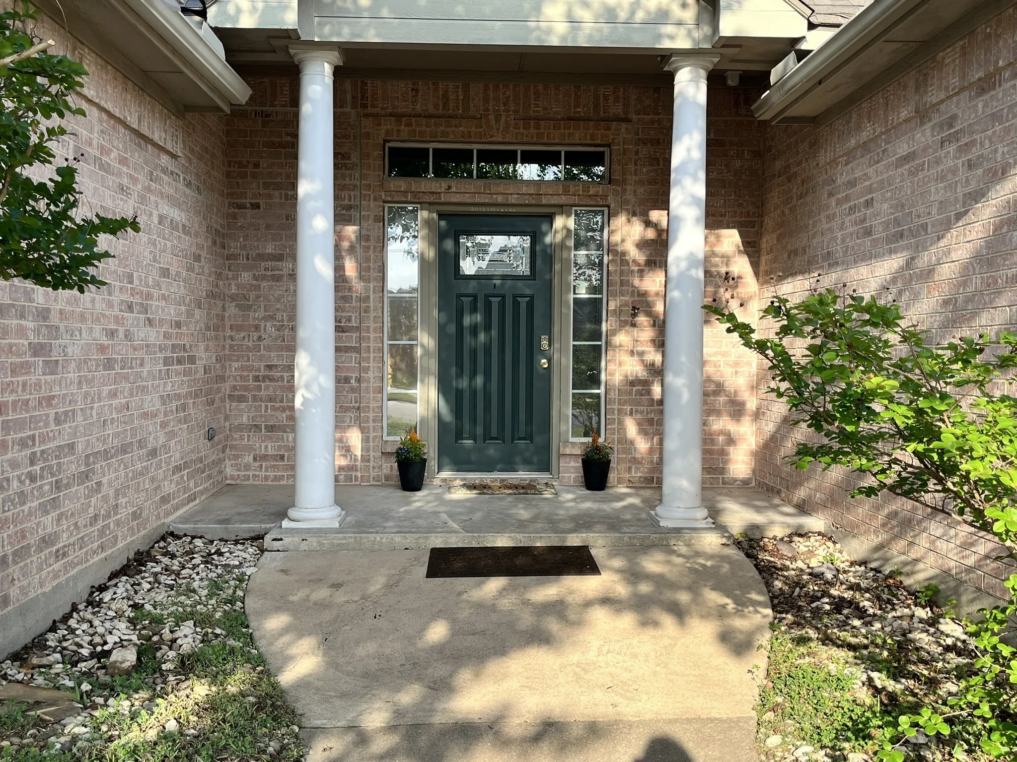 Single Family Residence For Sale in Ellis County , 2700 Boyd Street, Ennis, Texas 75119, 4 Bedroom, 4 Bathroom, 2 Garage spaces, 2,276 Sqft, built in 1998, Preowned, mls#21242469, Real Estate Agent in Ennis, Homes For Sale in Ellis county, Homes For Sale in Ennis, Realtor in Ennis Texas, Real Estate Brokerage Independent Realty Texas, Luminita Cordes Realtor