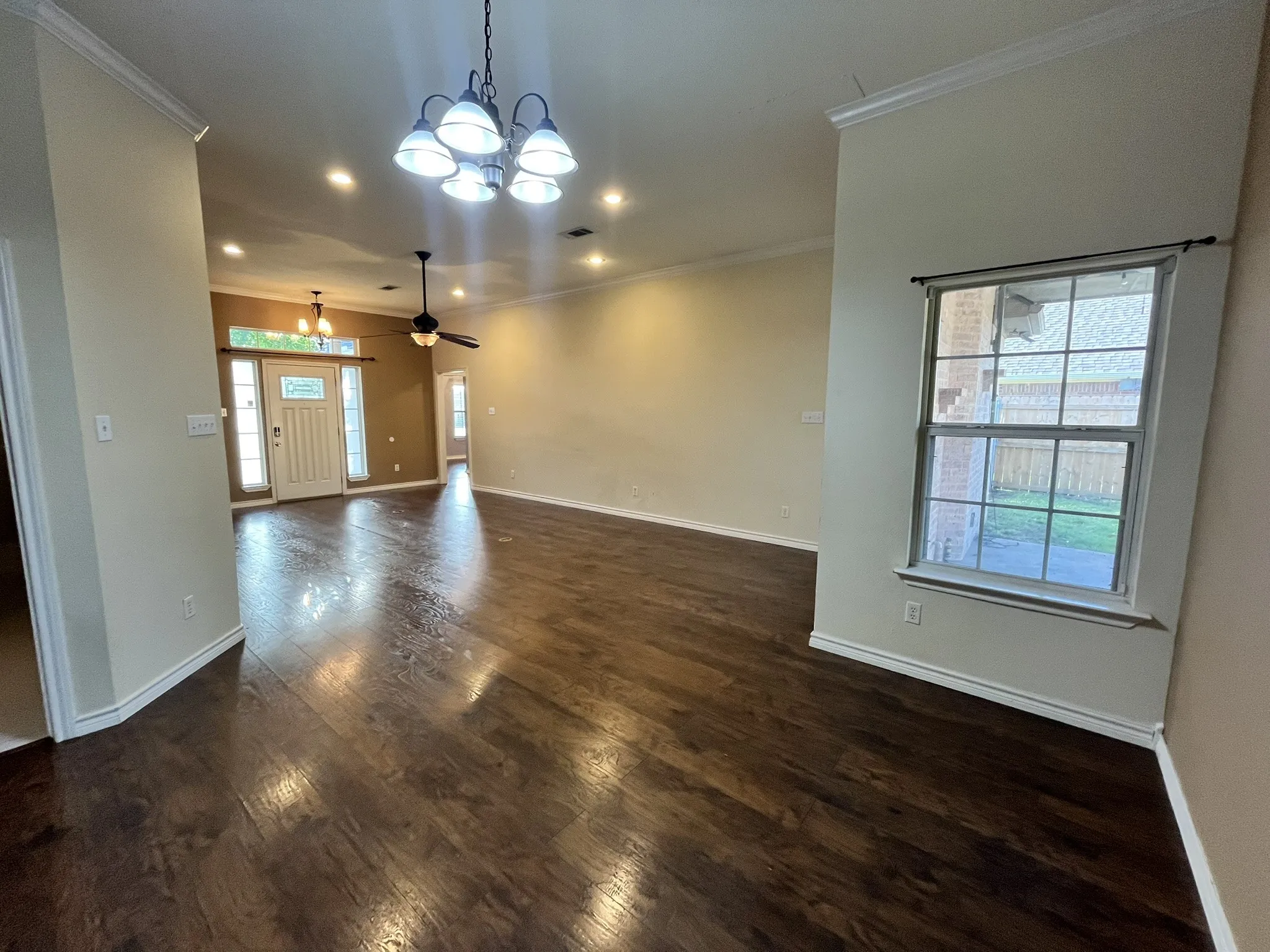 Single Family Residence For Sale in Ellis County , 2700 Boyd Street, Ennis, Texas 75119, 4 Bedroom, 4 Bathroom, 2 Garage spaces, 2,276 Sqft, built in 1998, Preowned, mls#21242469, Real Estate Agent in Ennis, Homes For Sale in Ellis county, Homes For Sale in Ennis, Realtor in Ennis Texas, Real Estate Brokerage Independent Realty Texas, Luminita Cordes Realtor