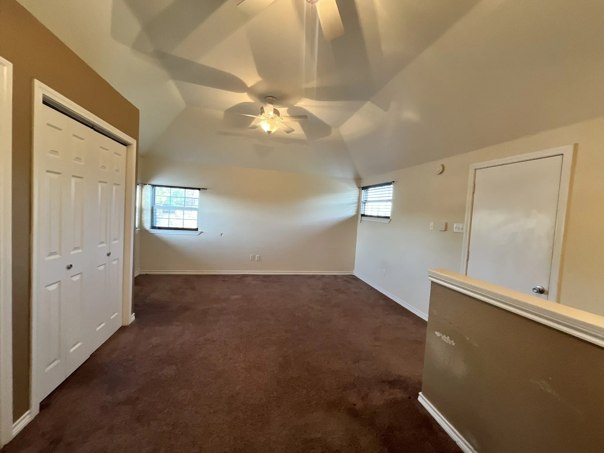Single Family Residence For Sale in Ellis County , 2700 Boyd Street, Ennis, Texas 75119, 4 Bedroom, 4 Bathroom, 2 Garage spaces, 2,276 Sqft, built in 1998, Preowned, mls#21242469, Real Estate Agent in Ennis, Homes For Sale in Ellis county, Homes For Sale in Ennis, Realtor in Ennis Texas, Real Estate Brokerage Independent Realty Texas, Luminita Cordes Realtor
