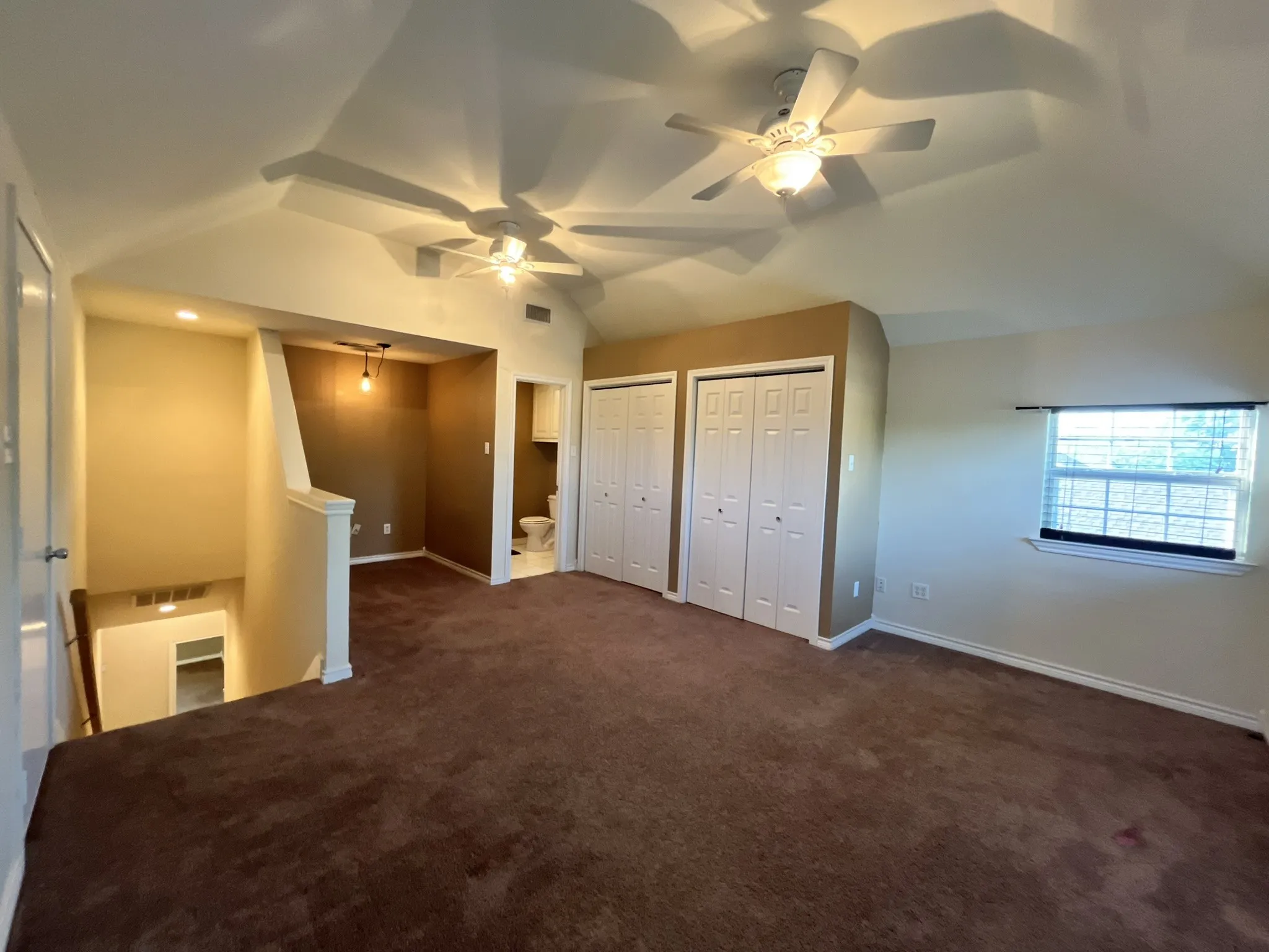 Single Family Residence For Sale in Ellis County , 2700 Boyd Street, Ennis, Texas 75119, 4 Bedroom, 4 Bathroom, 2 Garage spaces, 2,276 Sqft, built in 1998, Preowned, mls#21242469, Real Estate Agent in Ennis, Homes For Sale in Ellis county, Homes For Sale in Ennis, Realtor in Ennis Texas, Real Estate Brokerage Independent Realty Texas, Luminita Cordes Realtor